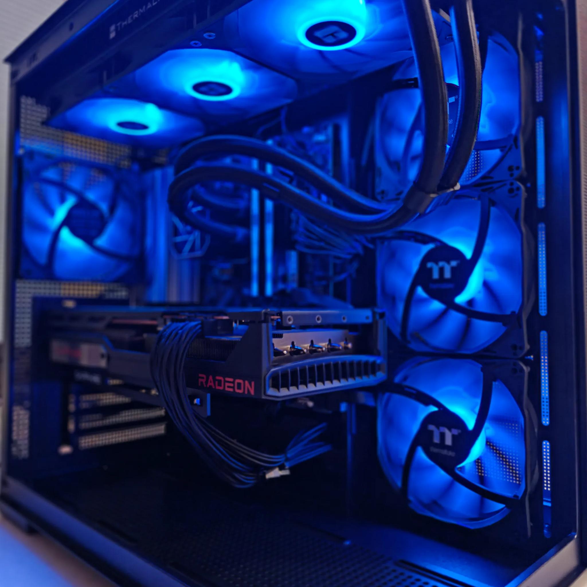1440P - 4K - AMD Radeon RX 7900 XT - AMD Ryzen 7 7800X3D - 32GB DDR5 6000 RAM - 2TB SSD - Premium PC