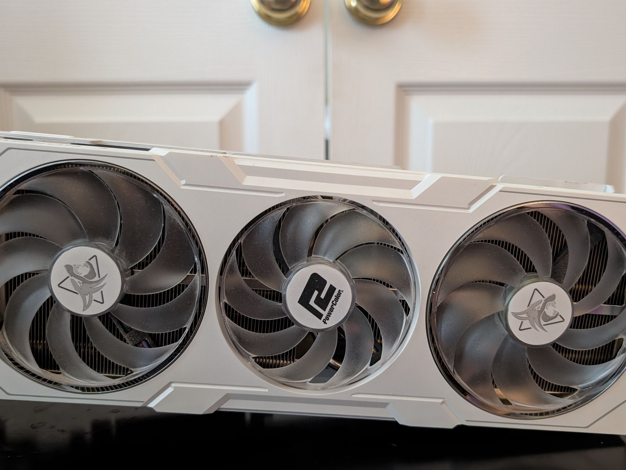 PowerColor Hellhound Spectral White Radeon RX 7900 XTX