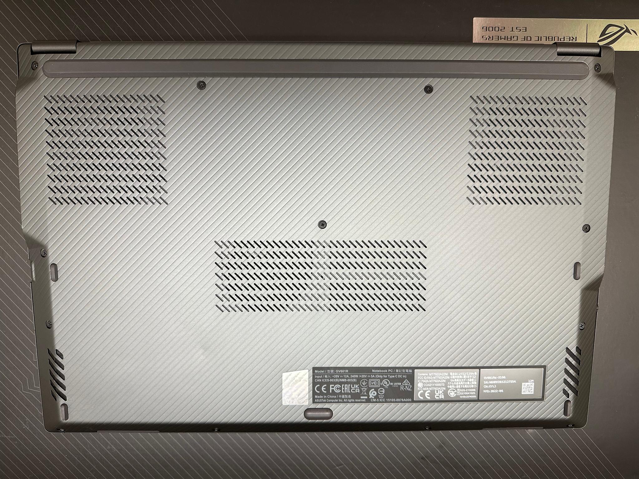 Asus ROG Flow X16 (2022) + Accessories 