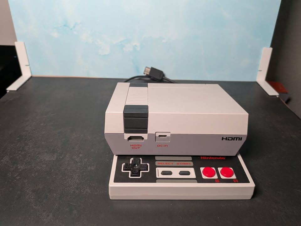 Authentic Nintendo NES Classic Edition Mini Console (CLV-001) w/ Controller (CLV-002)