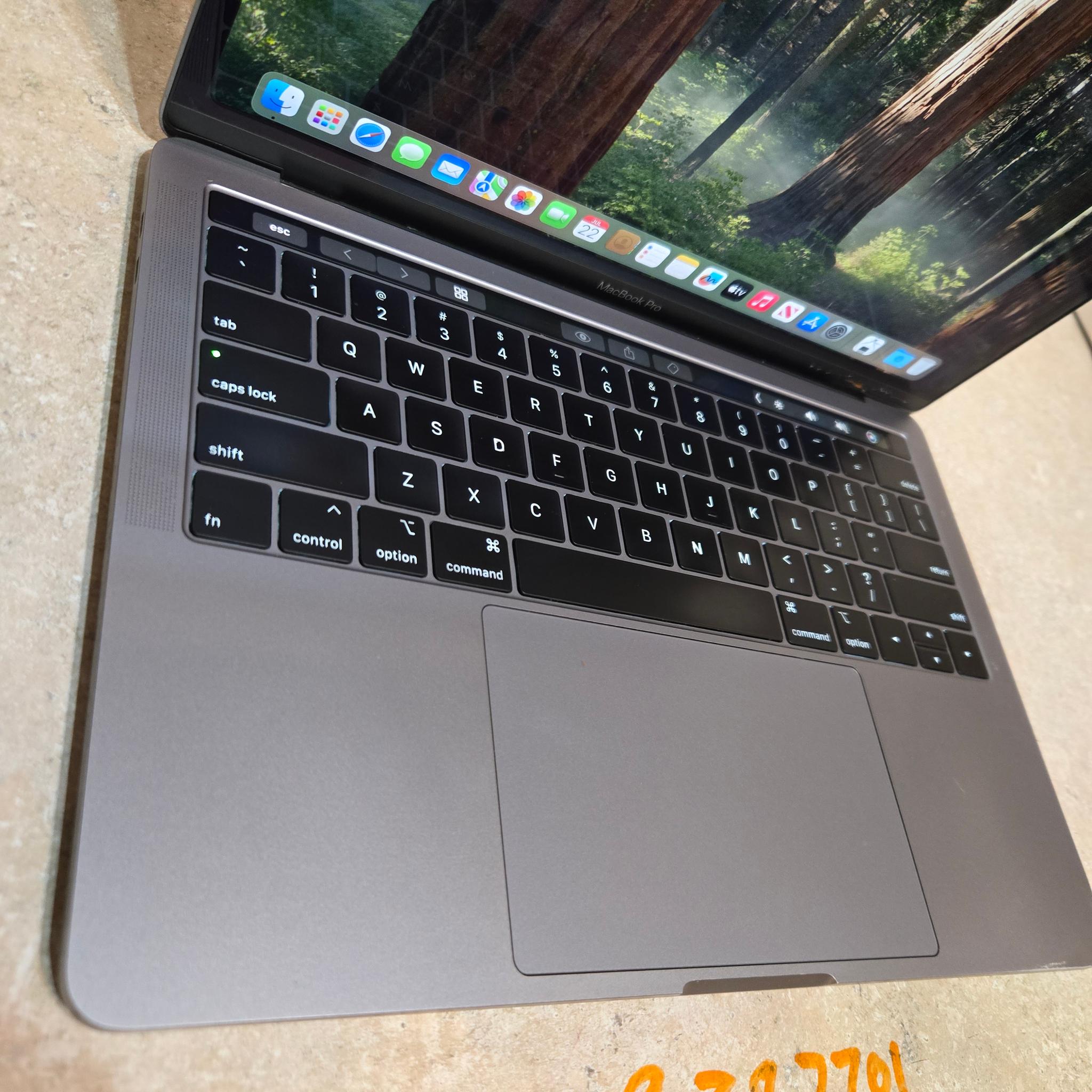 Apple Macbook Pro 13 Inch Laptop - 2019 - intel i5 - 128GB SSD - Model A2159