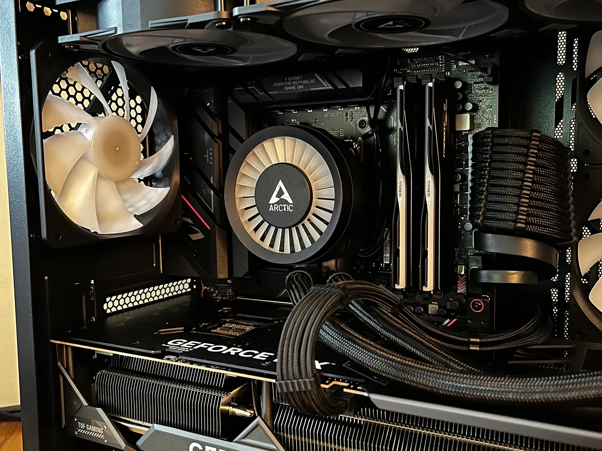 Dark Energy - RTX 4080 OC | Ryzen 7 7800X3d | 32GB DDR5 @6400MT/s | 4TB NVME | 1000W Platinum