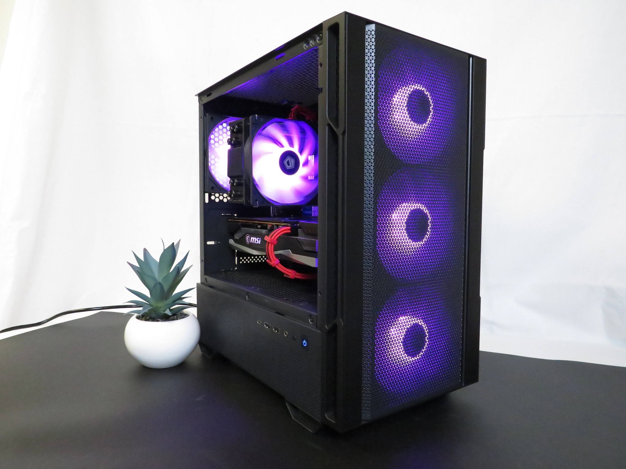 Mid Range Master! *All new parts* Ryzen 5 5500 + RX 6600XT + 16 GB DDR4 + 1 TB NVME SSD