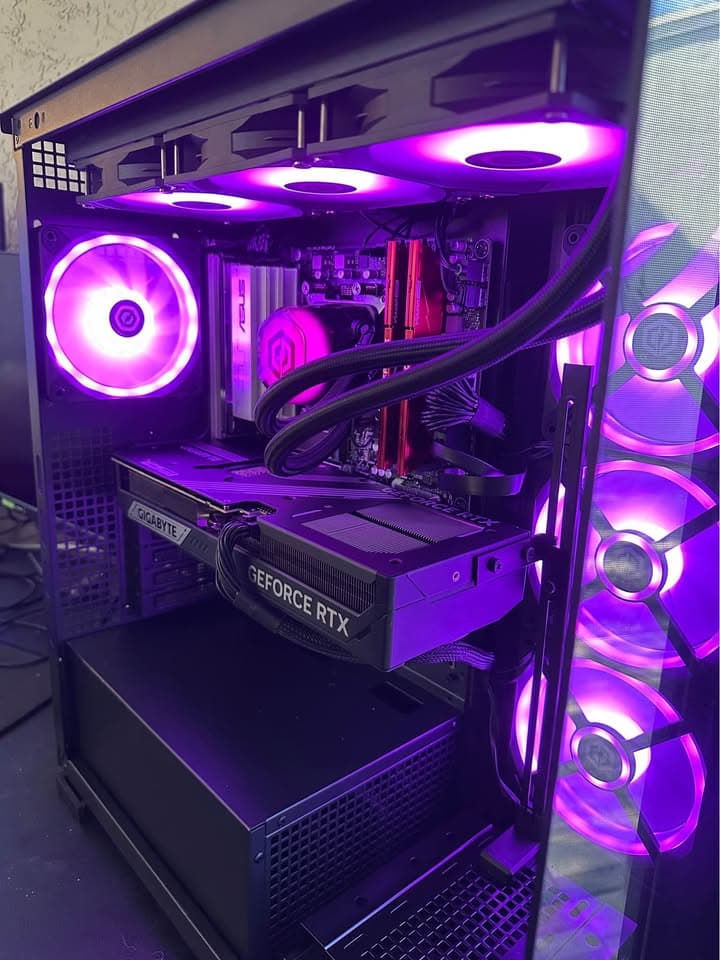 High End Desktop Gaming PC (9800X3D + 32GB DDR5 + 5070Ti)