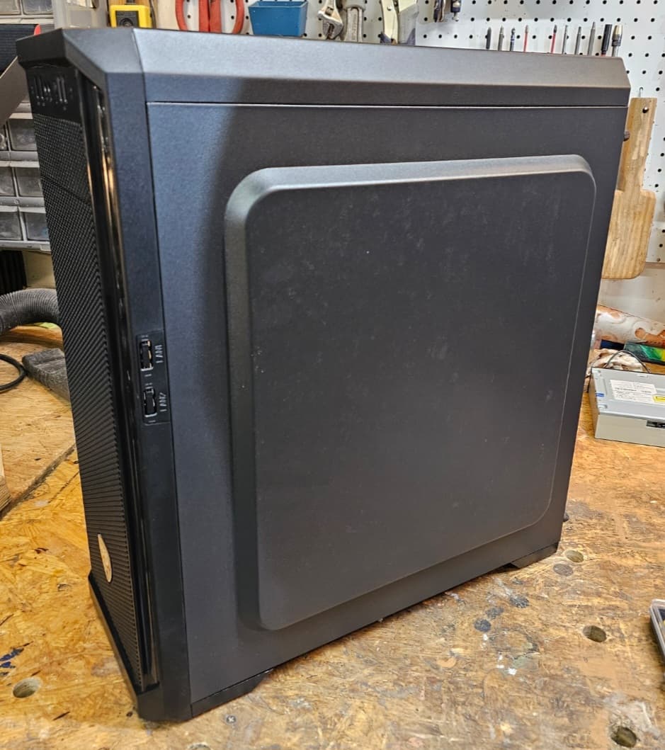 Cougar Glass Window Midi Tower