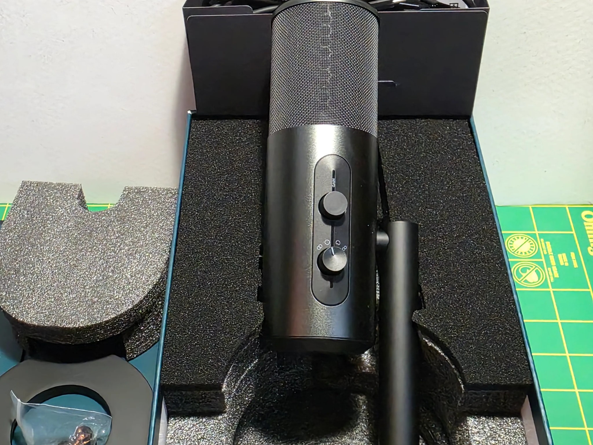 Streaming Starter Bundle: EVGA XR1 Lite Capture Card + EPOS B20 Mic, Open Box, **TESTED** 1080p