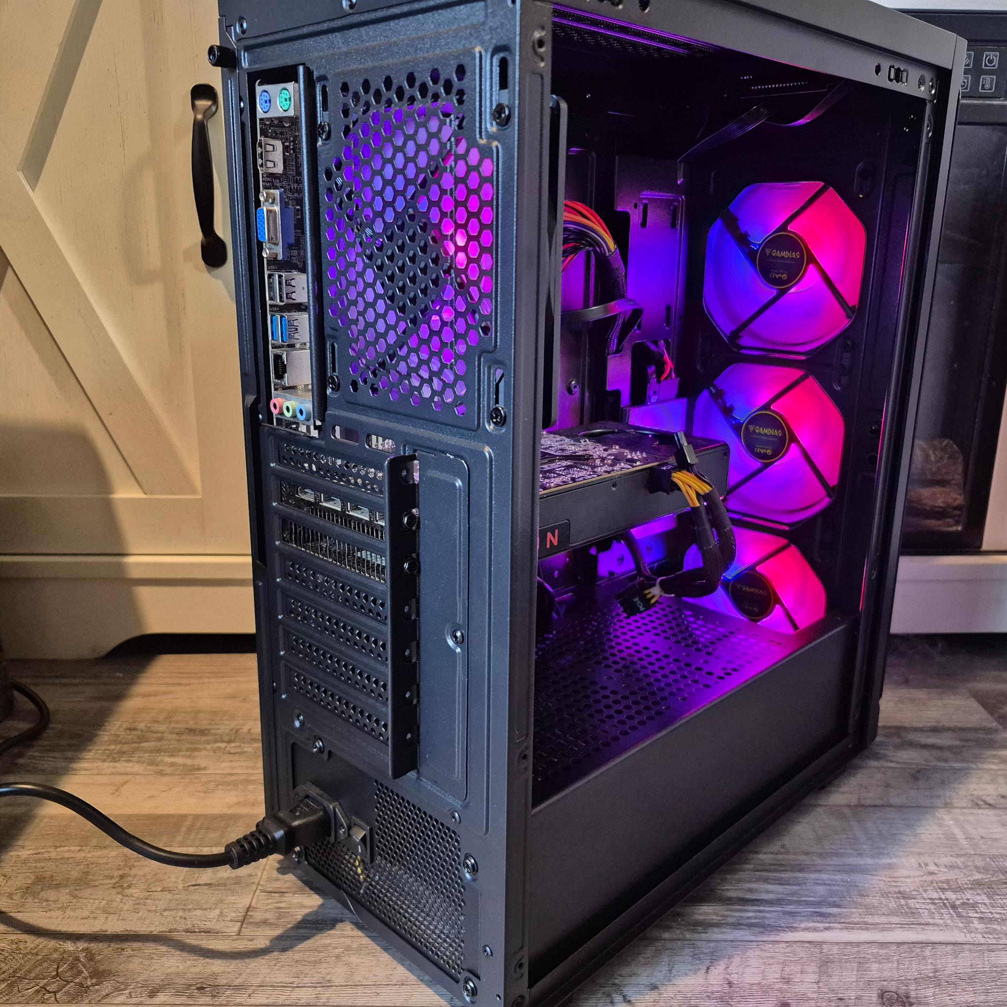 i5-7500, RX 480 4GB, 16GB RAM, 512GB SSD, Win10