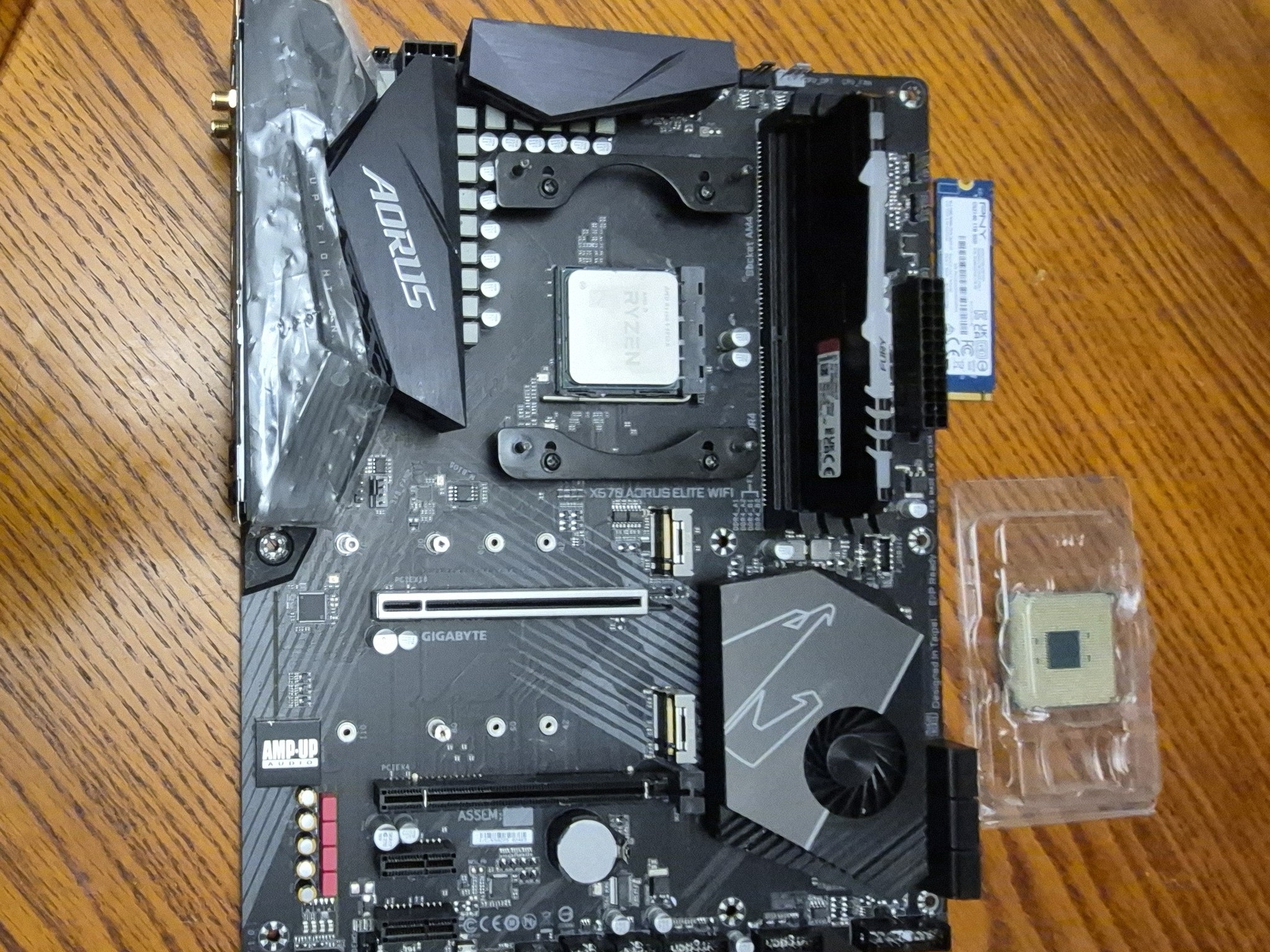 Bundle Gaming Gigabyte X570 Board, Ryzen 9 5950X, Kingston Fury 32GB RAM, Power Color RX580 8GB GPU