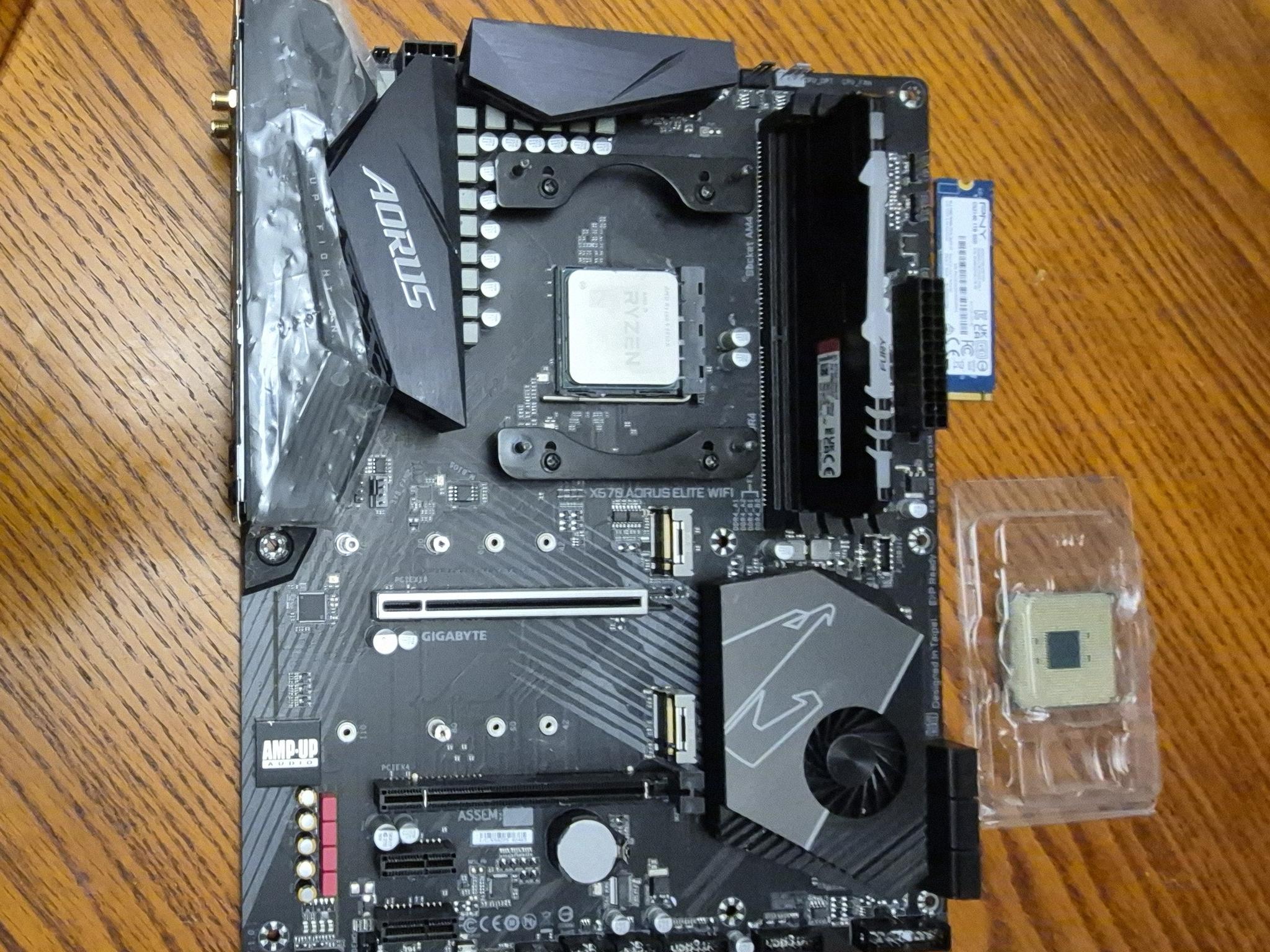 Bundle Gaming Gigabyte X570 Board, Ryzen 9 5950X, Kingston Fury 32GB RAM, Power Color RX580 8GB GPU