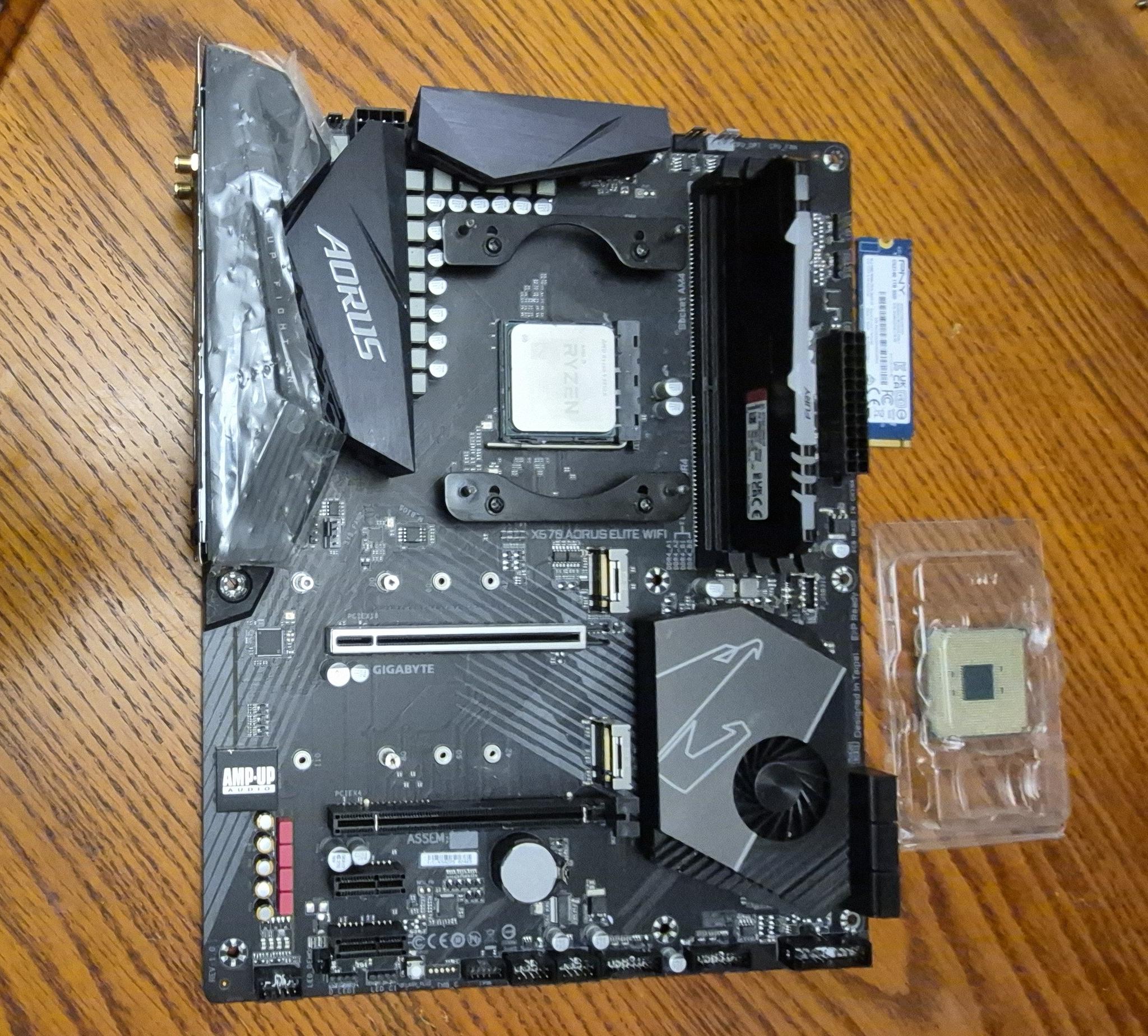 Bundle Gaming Gigabyte X570 Board, Ryzen 9 5950X, Kingston Fury 32GB RAM, Power Color RX580 8GB GPU