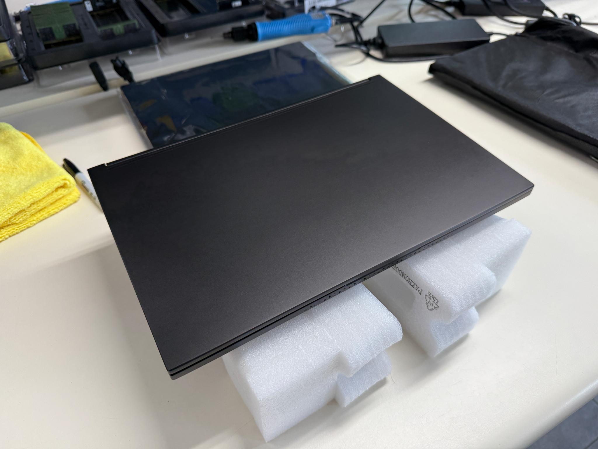 Eluktronics Mech-15 G3, i7-11800H, RTX 3070, 64GB Ram, 2TB SSD, 165HZ