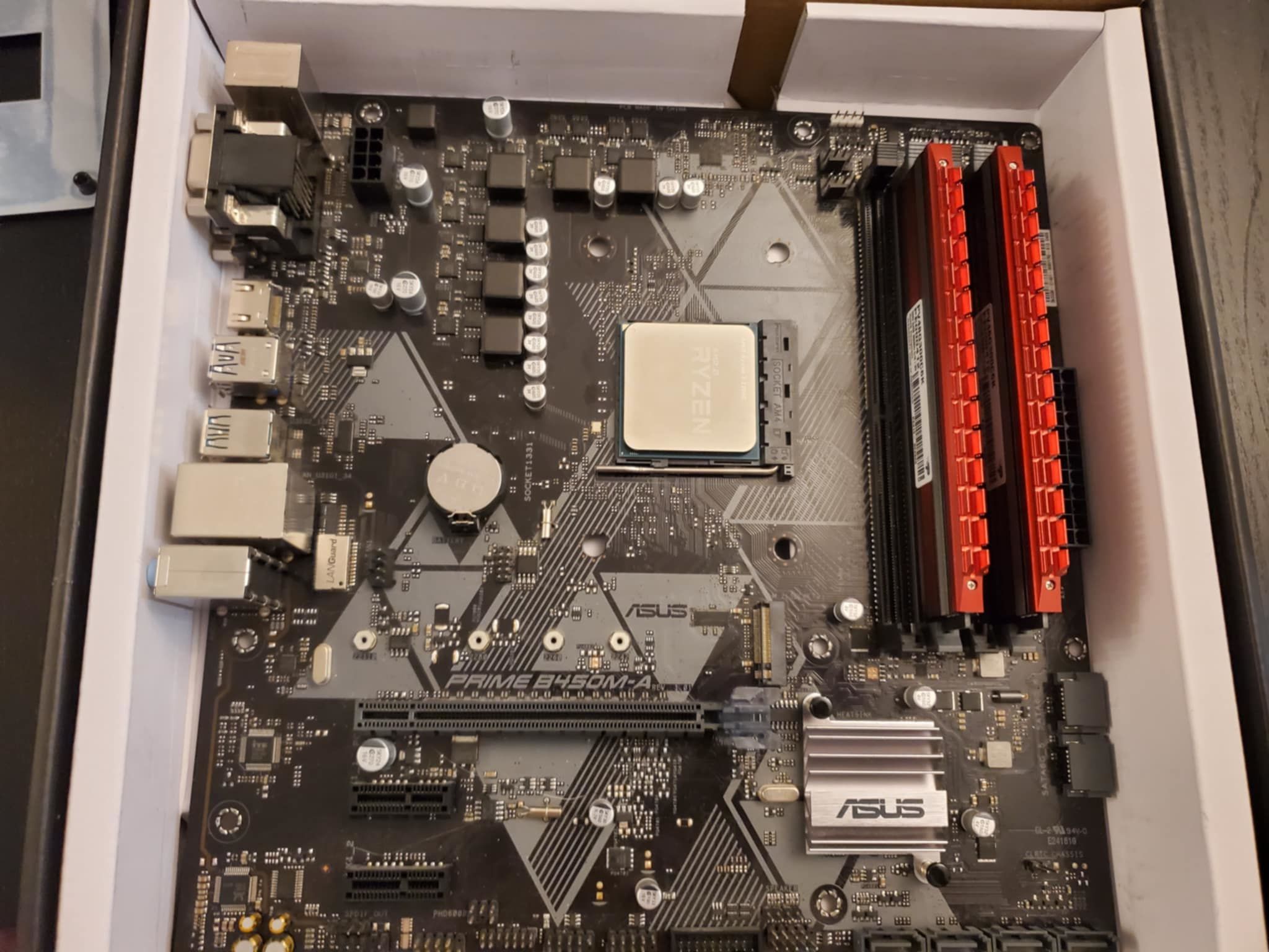 Asus Prime B450M-A with AMD Ryzen 3 2200 G and 8gb of Viper 3000MHz DDR4 Ram