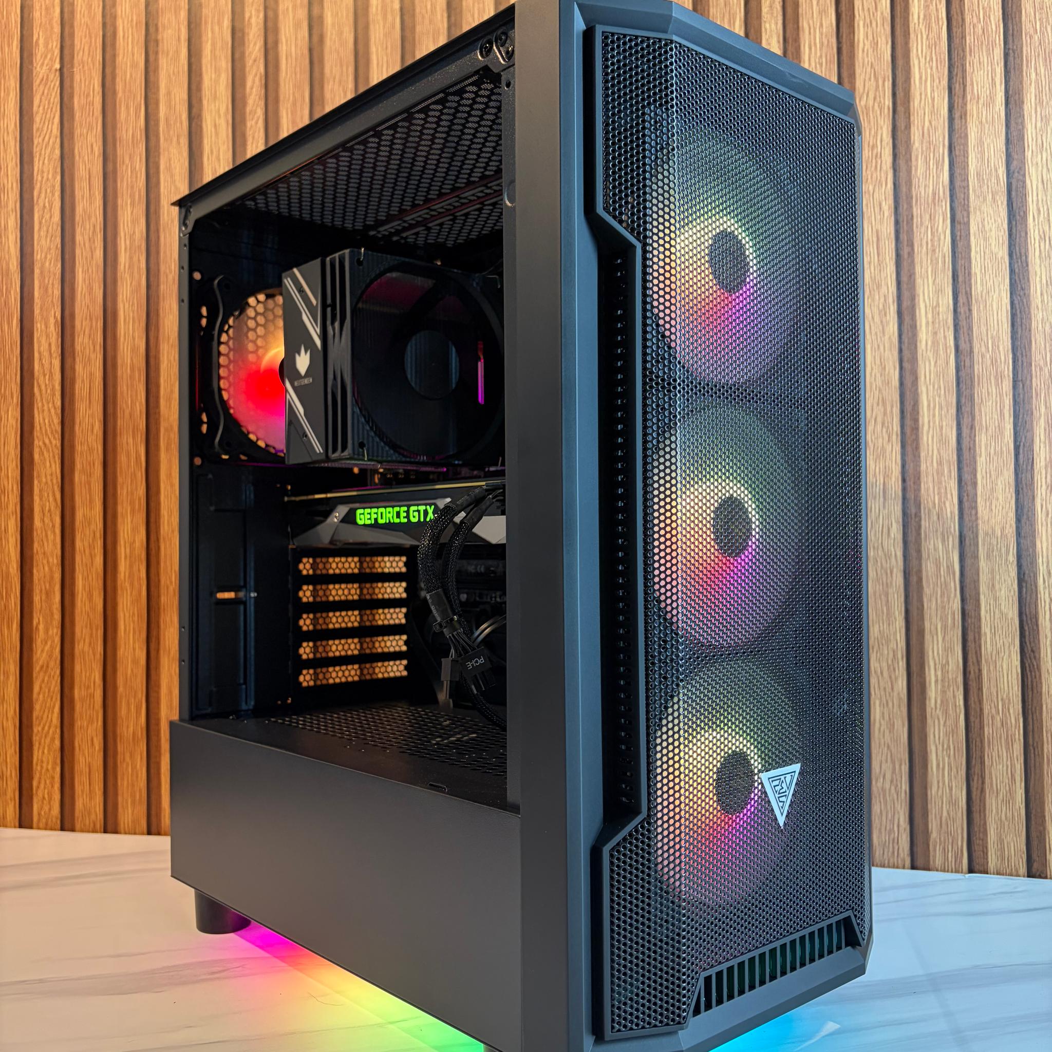 GTX 1080 | I5 7400 | 16GB DDR4 | 500GB SSD