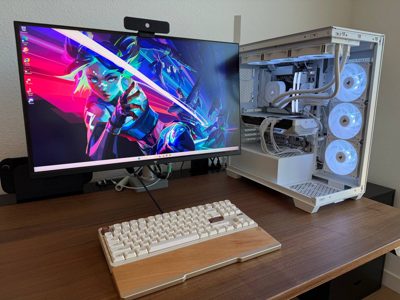 High-End Gaming PC - AMD Ryzen 7 9800X3D / AMD RX 9070 XT / 32GB DDR5 RAM