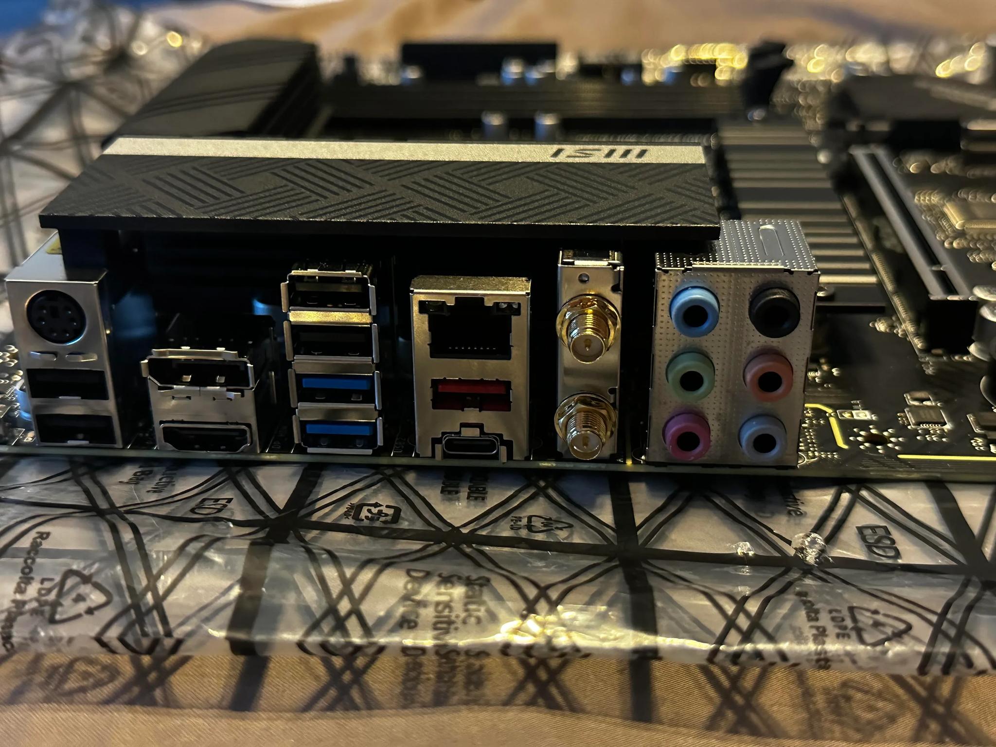 Pro Z690-A Wifi DDR4: Bent CPU Pins