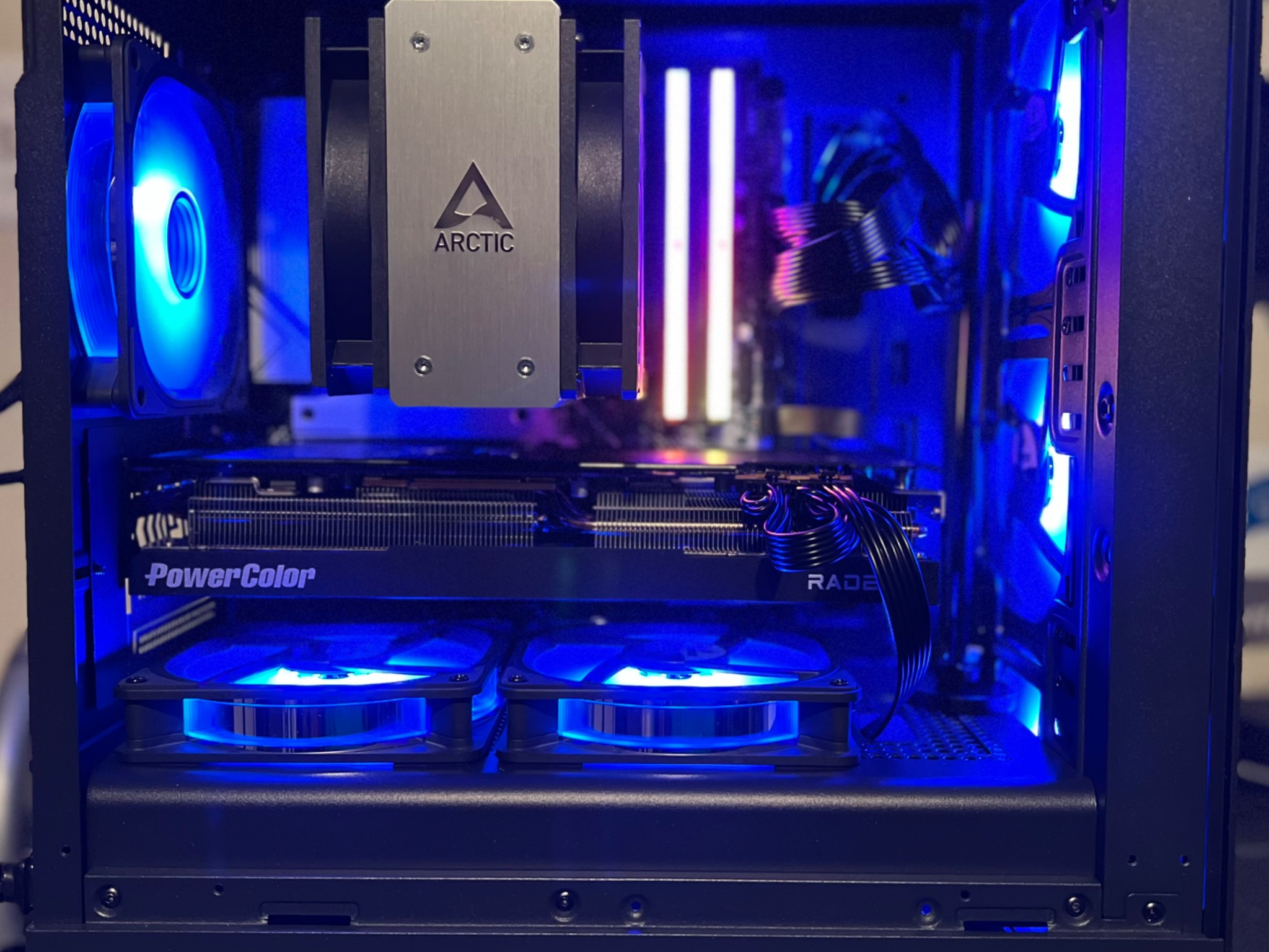 Team Red 3.0 Ryzen 5 7600x 1.5 TB SSD 32GB DDR5 RX 7800 XT ARGB fans. ALL NEW parts!