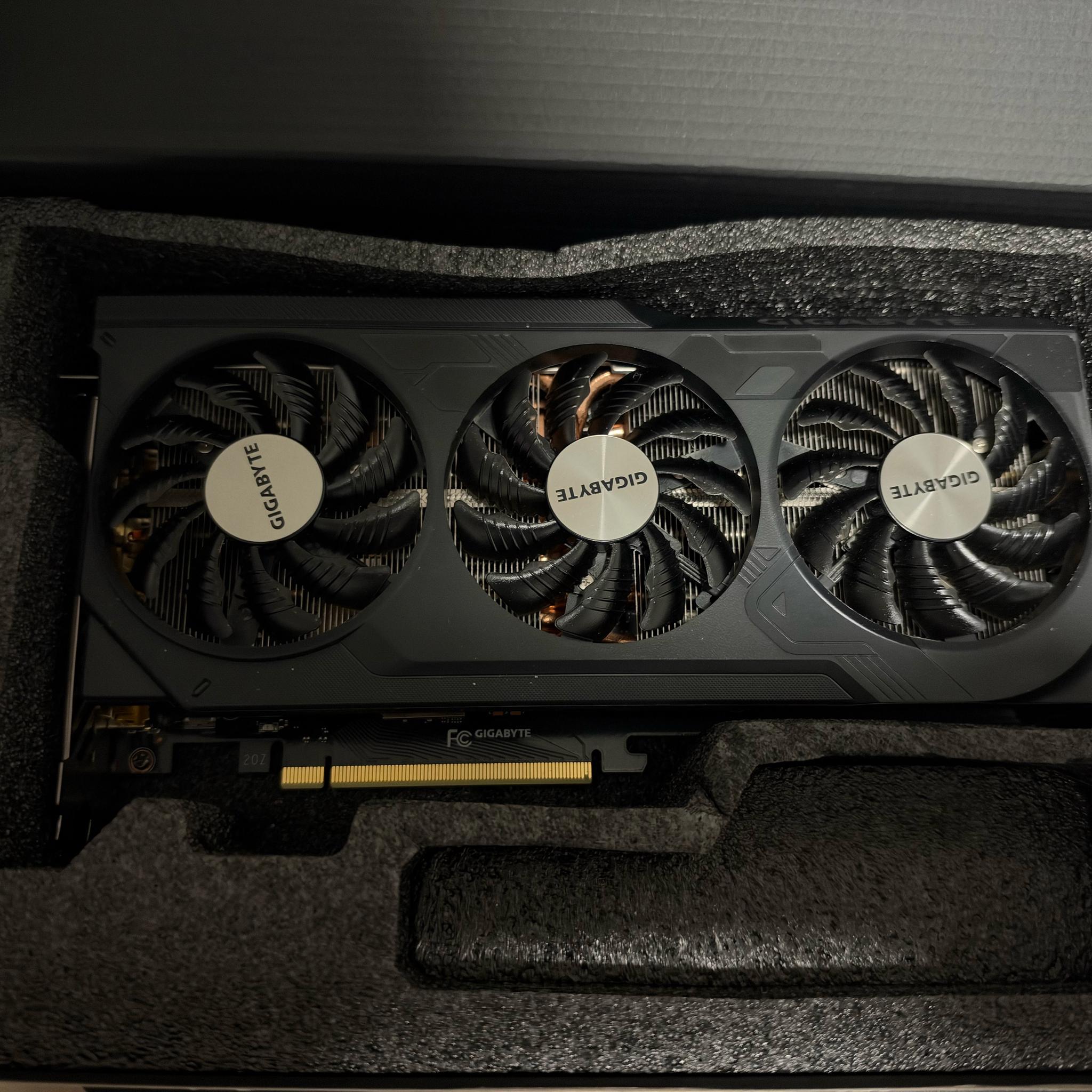 GIGABYTE WINDFORCE OC GeForce RTX 4070 Ti SUPER