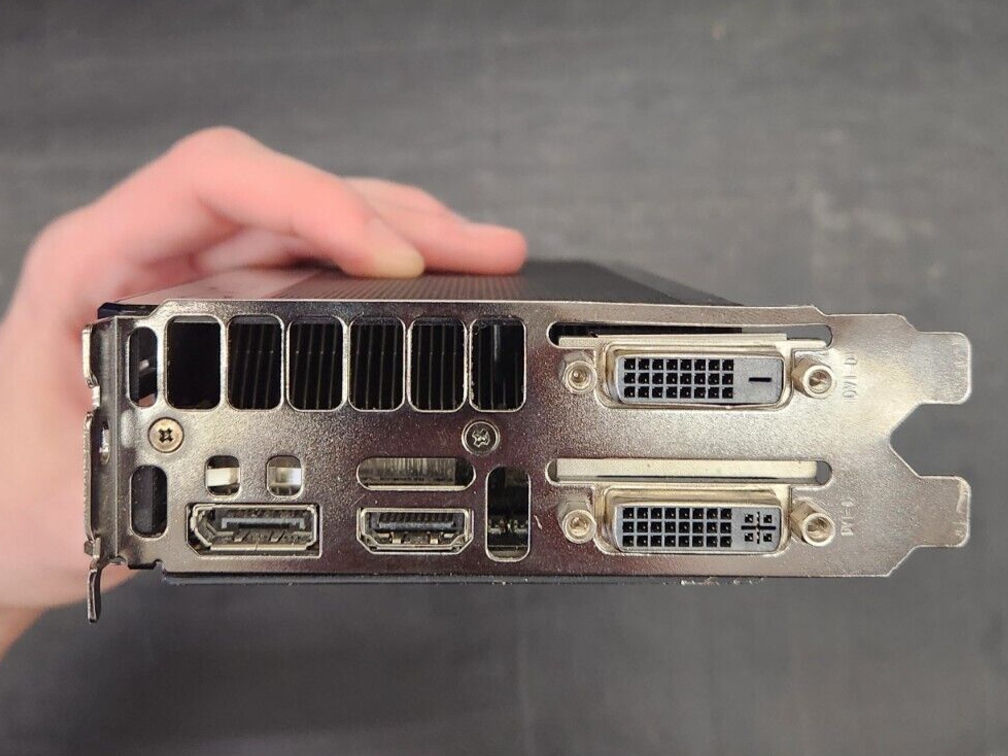 EVGA GeForce GTX 680 2GB GDDR5 Graphics Card - DVI, DisplayPort, HDMI