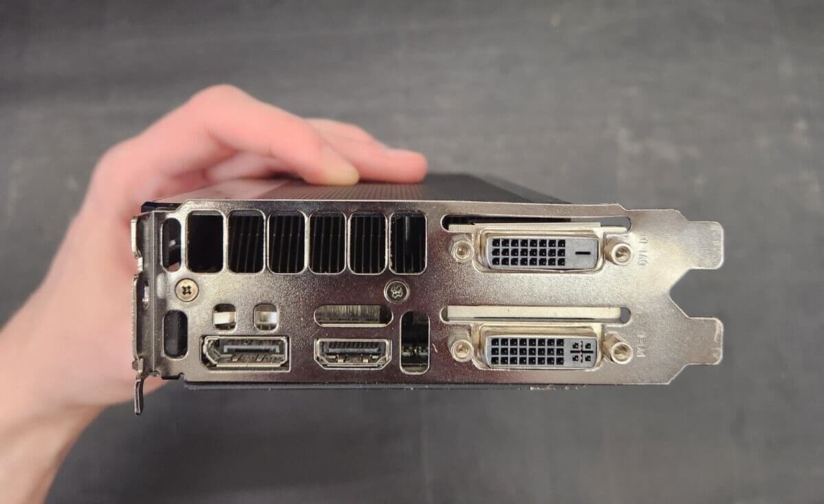 EVGA GeForce GTX 680 2GB GDDR5 Graphics Card - DVI, DisplayPort, HDMI