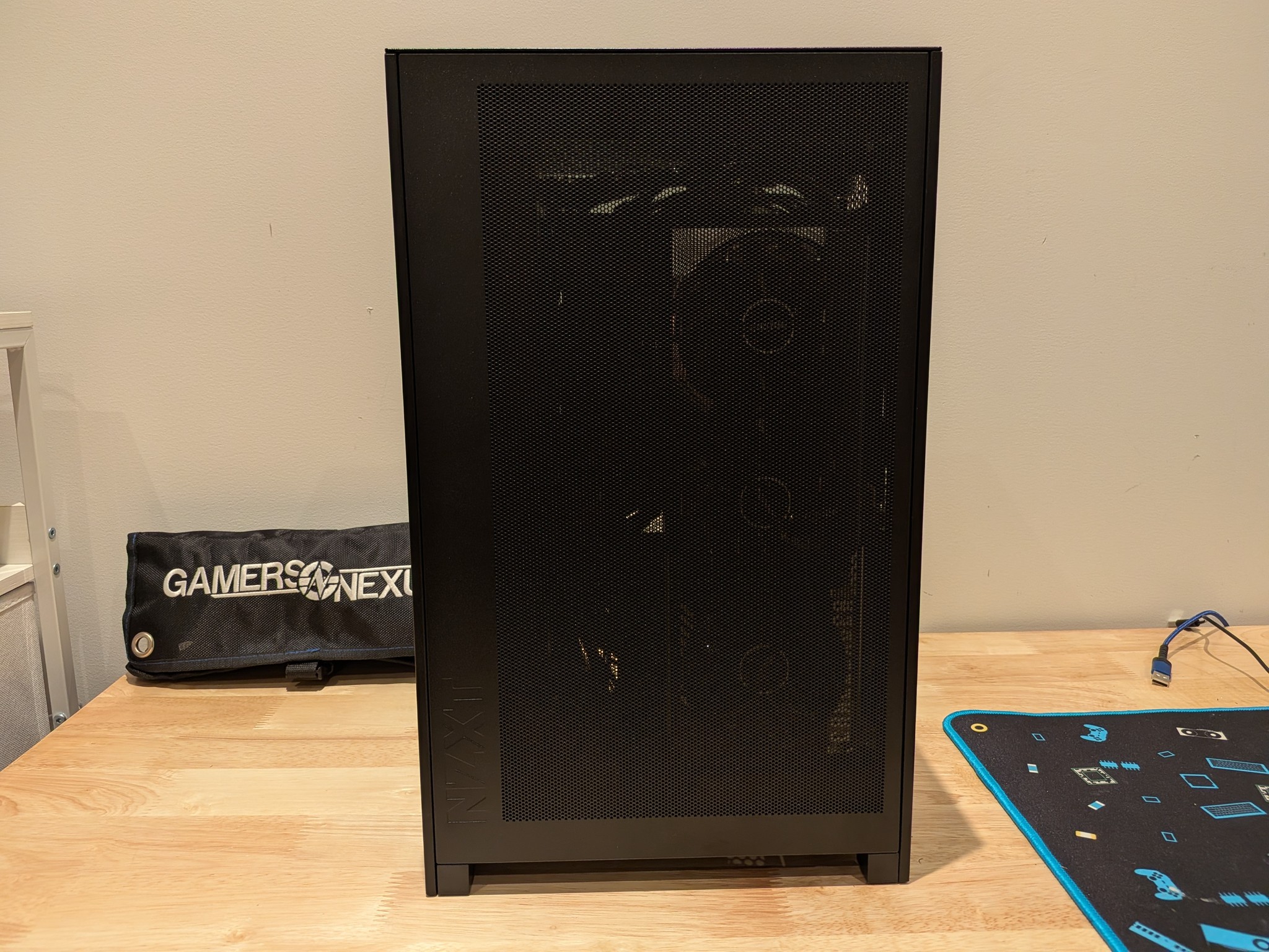 4K Flow - RX 9070 XT, Ryzen 7 9800X3D, 32 GB DDR5 RAM, 2 TB Gen 4 NVME, Liquid Cooled, RGB