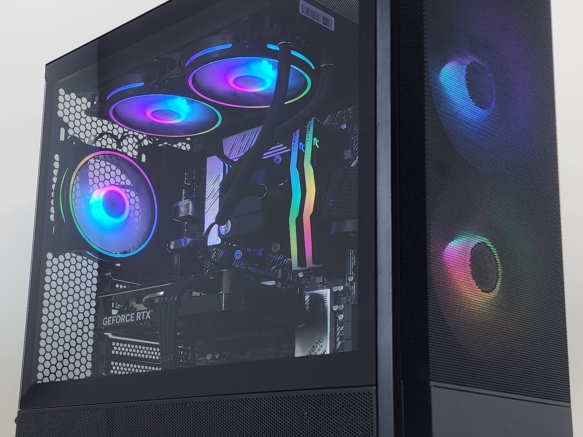 Gaming PC Ryzen 7 5700X 32GB RAM 1TB SSD RTX 4060 8GB Windows 11 Computer