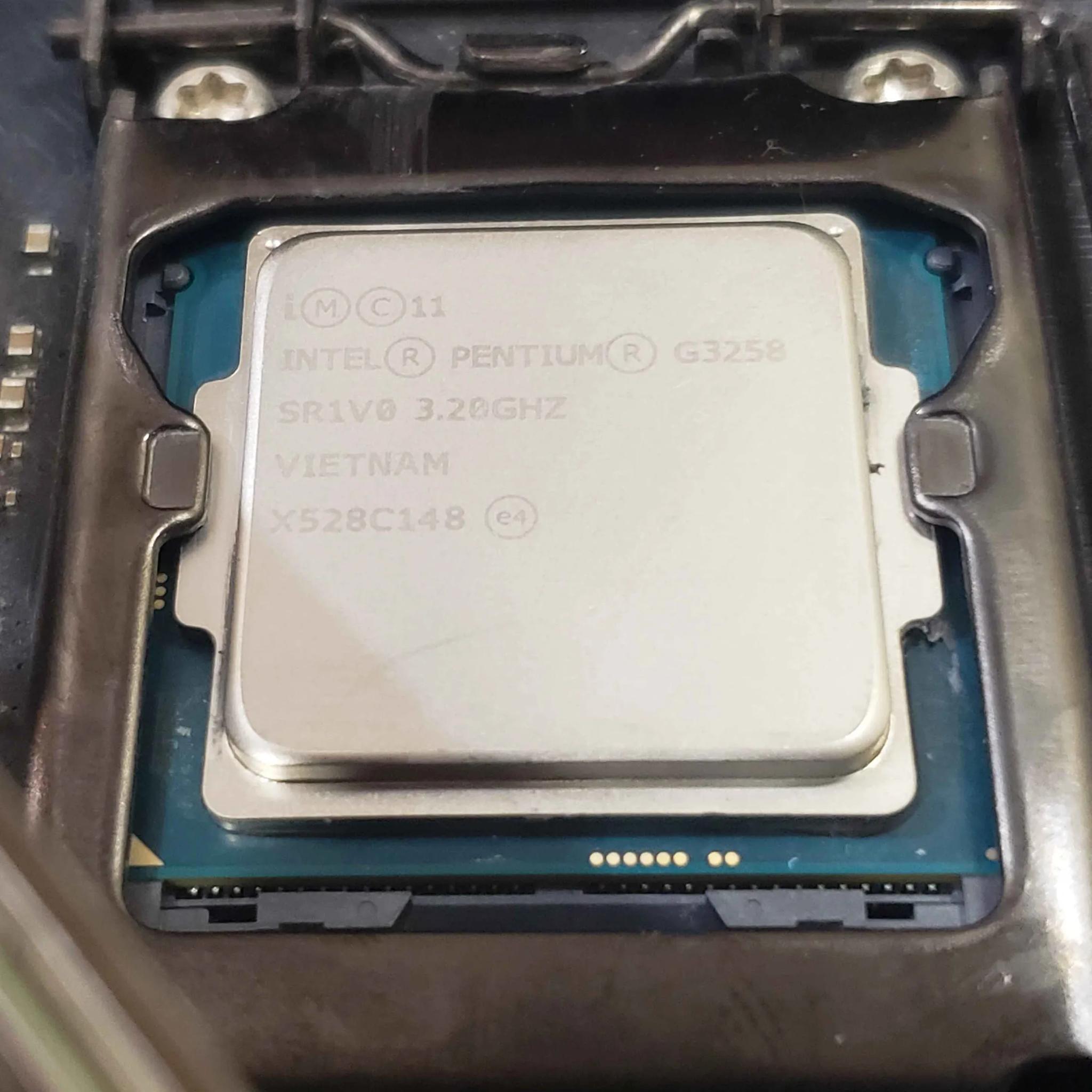 Asus Z97 Maximus VII Impact WITH Pentium G3258 Processor