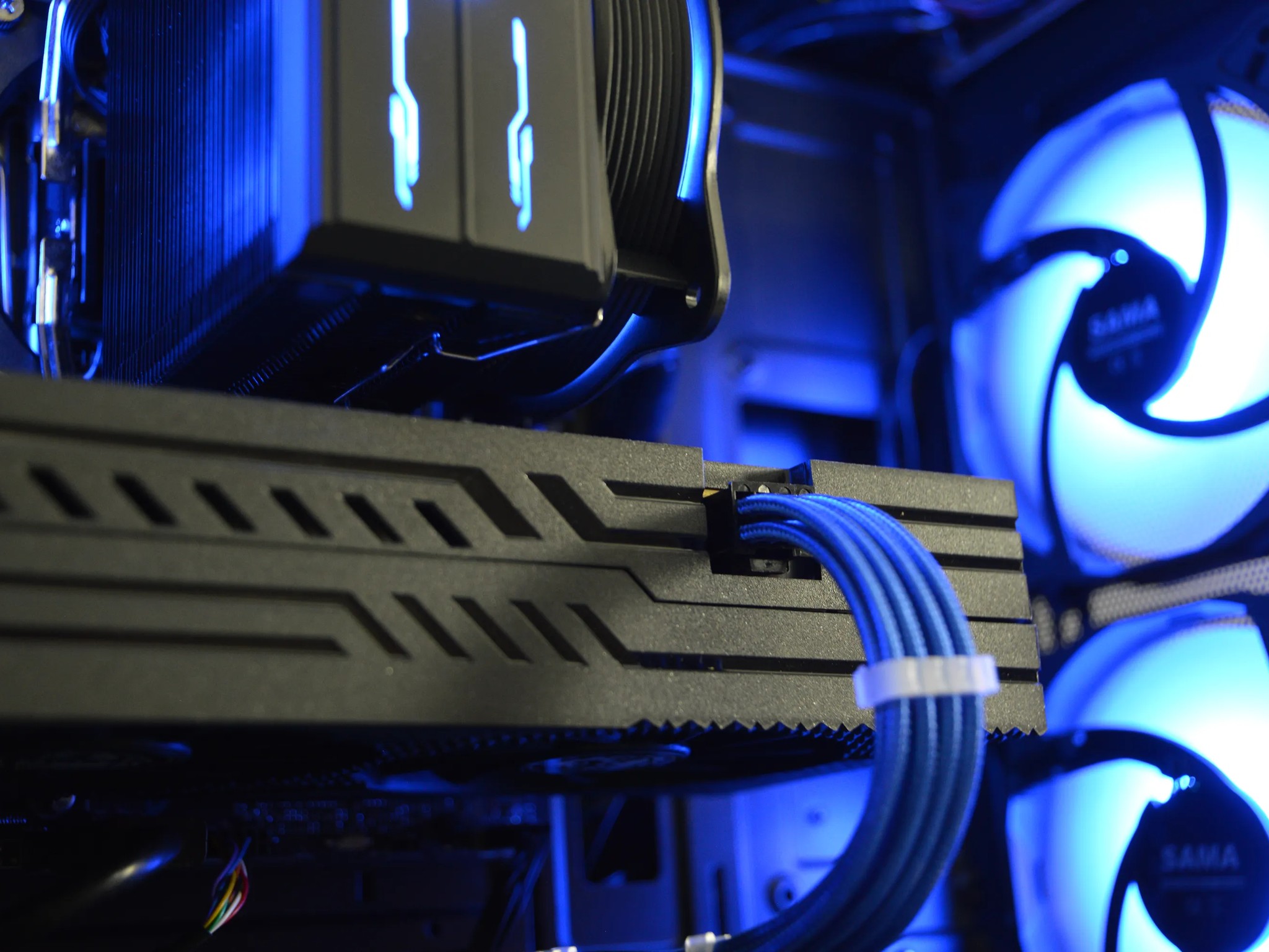 🔵⚫️| RX 580 8GB | INTEL XEON E5 2670 V3 | 16GB DDR4 RAM | 1TB NVME SSD | Midnight Cobalt |