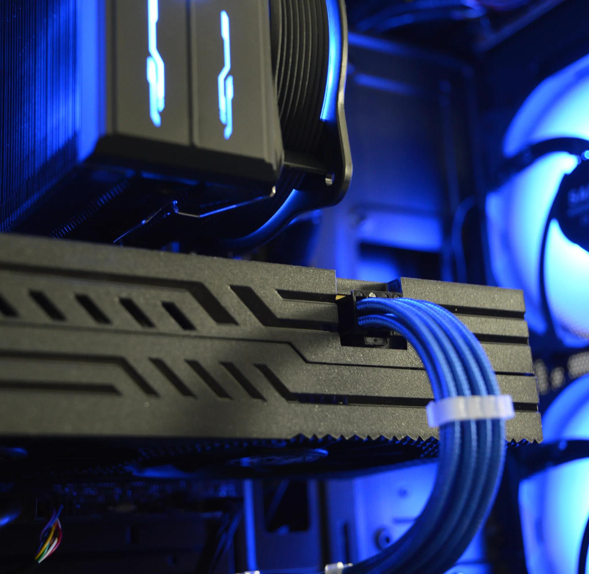 🔵⚫️| RX 580 8GB | INTEL XEON E5 2670 V3 | 16GB DDR4 RAM | 1TB NVME SSD | Midnight Cobalt |