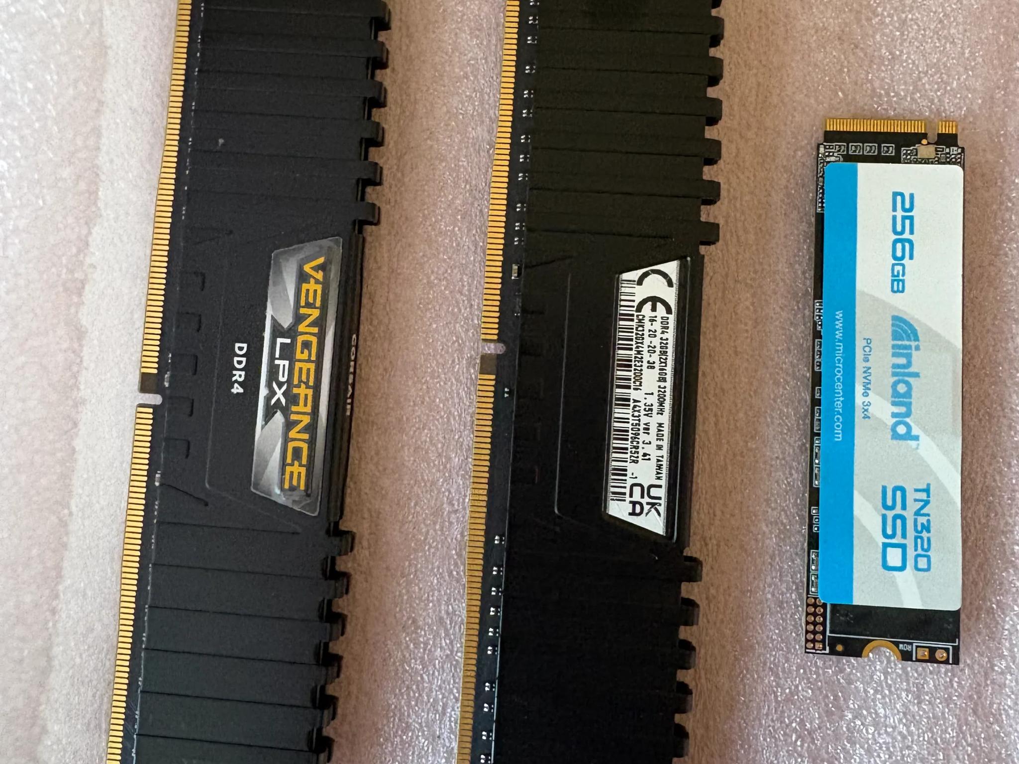 Corsair DDR4 3200 32GB (2x16) Kit with Free NVME Drive