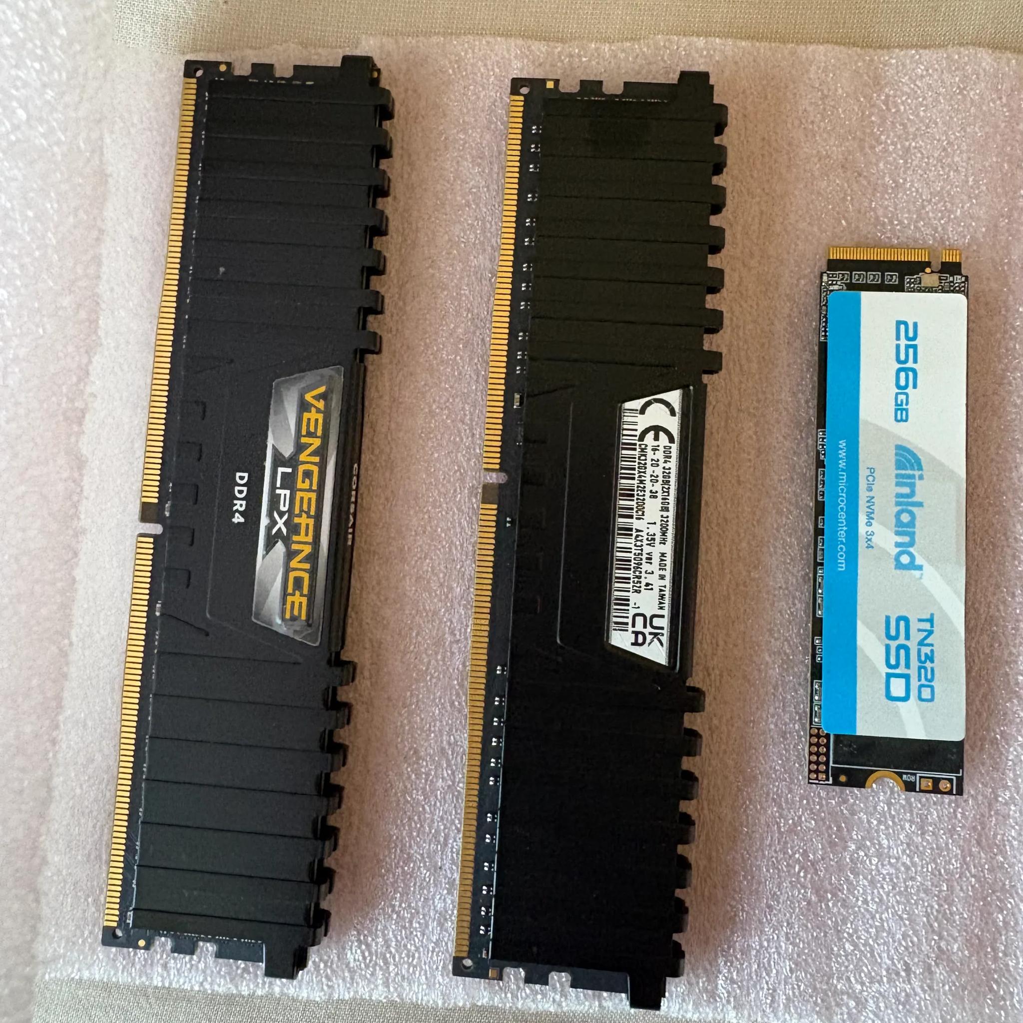 Corsair DDR4 3200 32GB (2x16) Kit with Free NVME Drive