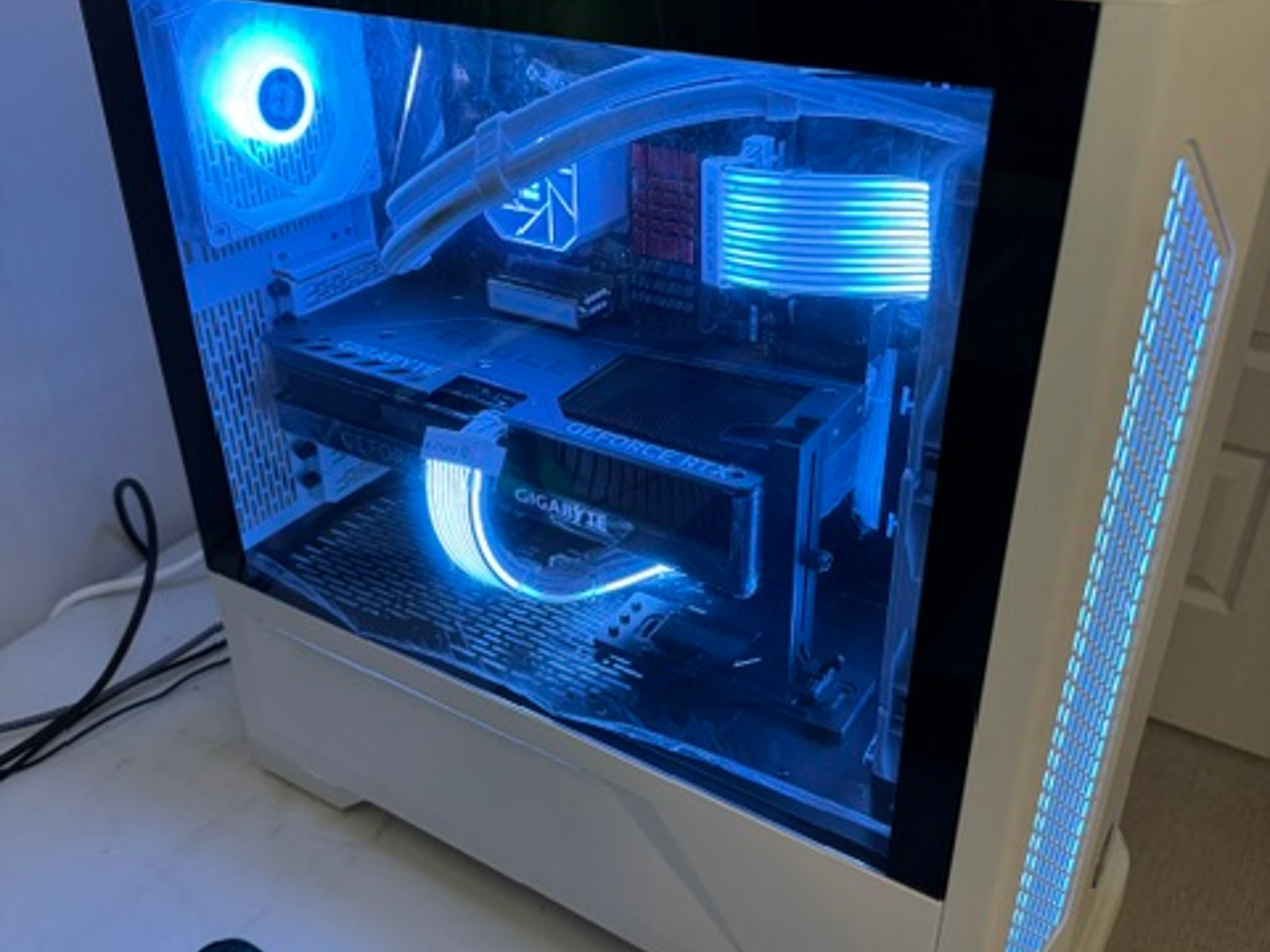 AMD AM4 new build Whiteout RTX 4070 Ti Gaming PC Build (12-Core Ryzen) + 2K and 1080p Monitors