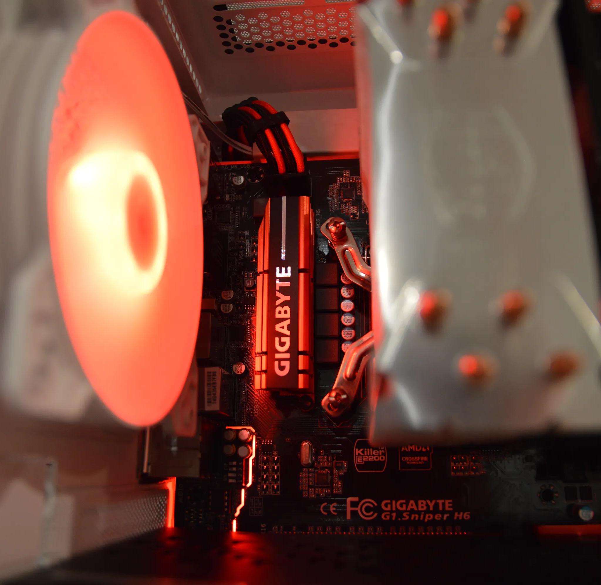 🔴🟣⚪️ Scarlet Snow ⚪️🟣🔴| Intel Core i5 4670K | NVIDIA GTX 1060 6GB | 16 GB RAM | 1TB SSD |