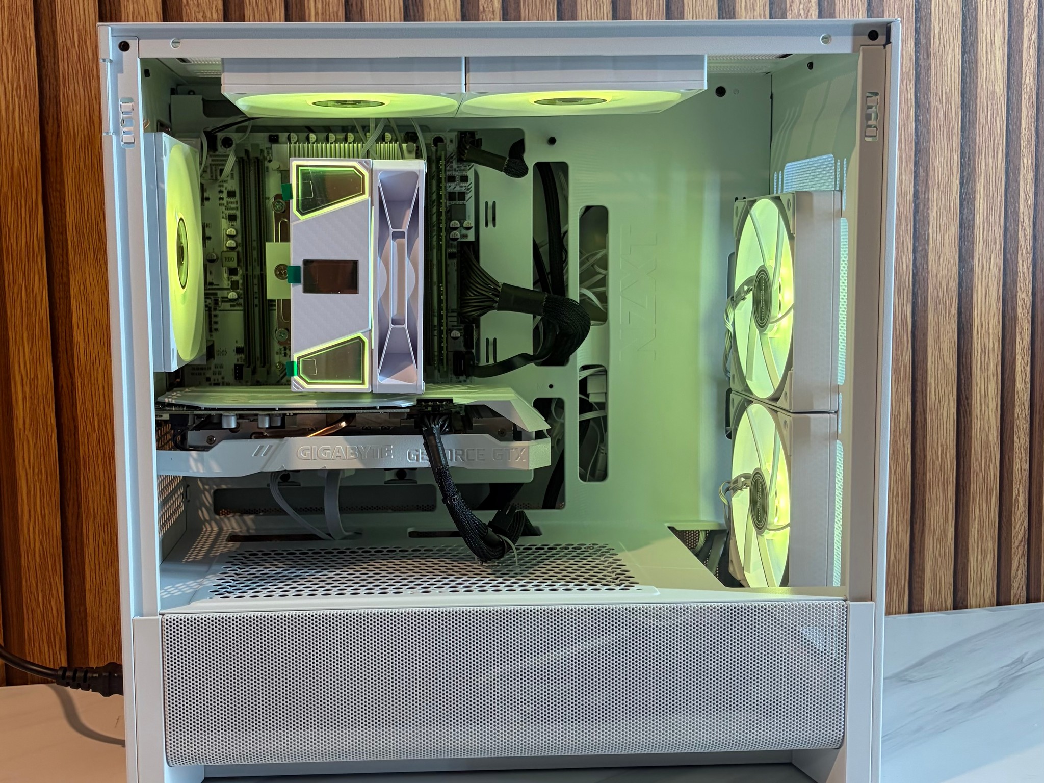 GTX 1660 SUPER | Xeon 2680 v4 | 16gb ddr4 | Windows 10 pro | 450W