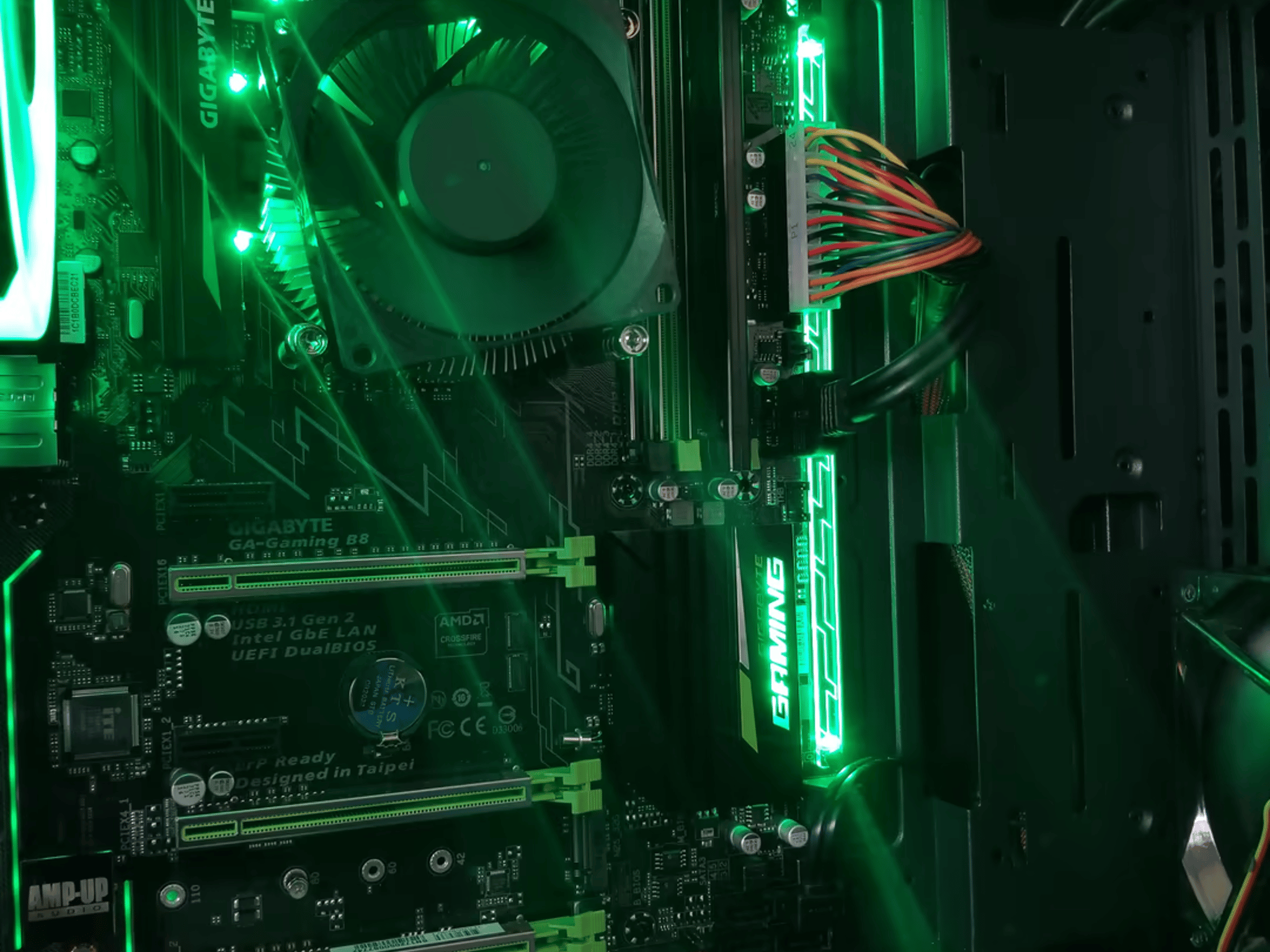 Intel Core i5 6500 UpTo 3.6GHz w/ Intel HD Graphics 530 // Team Group 8GB 2400MHz // Levin 120GB SSD
