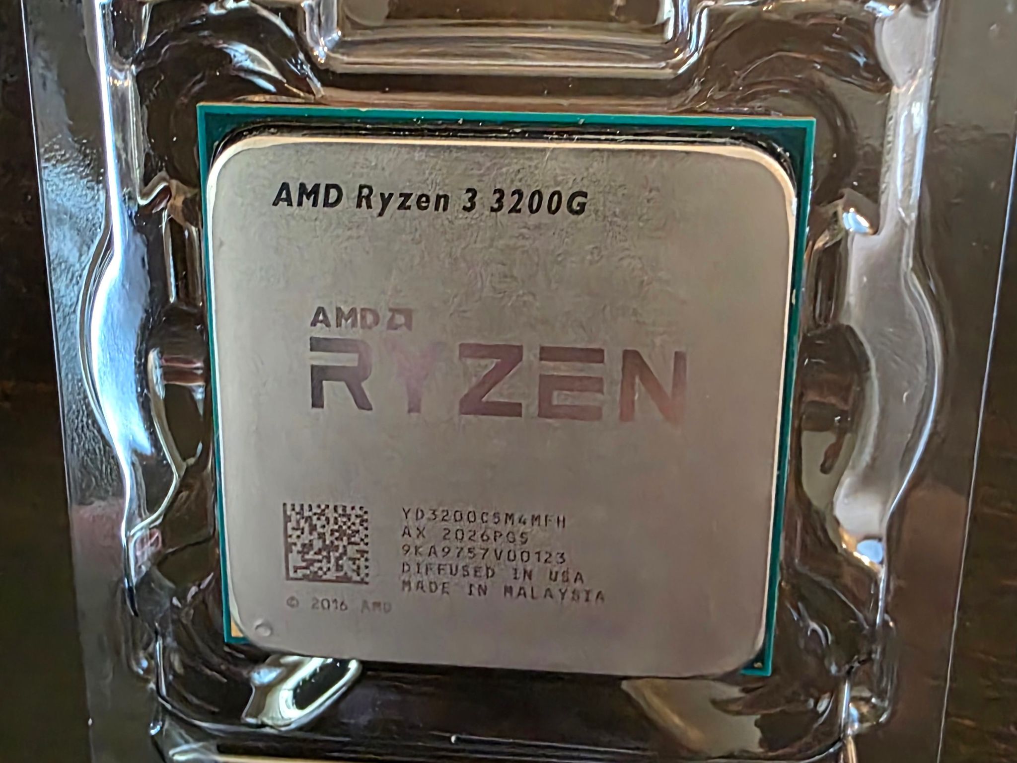 AMD Ryzen 3 3200G