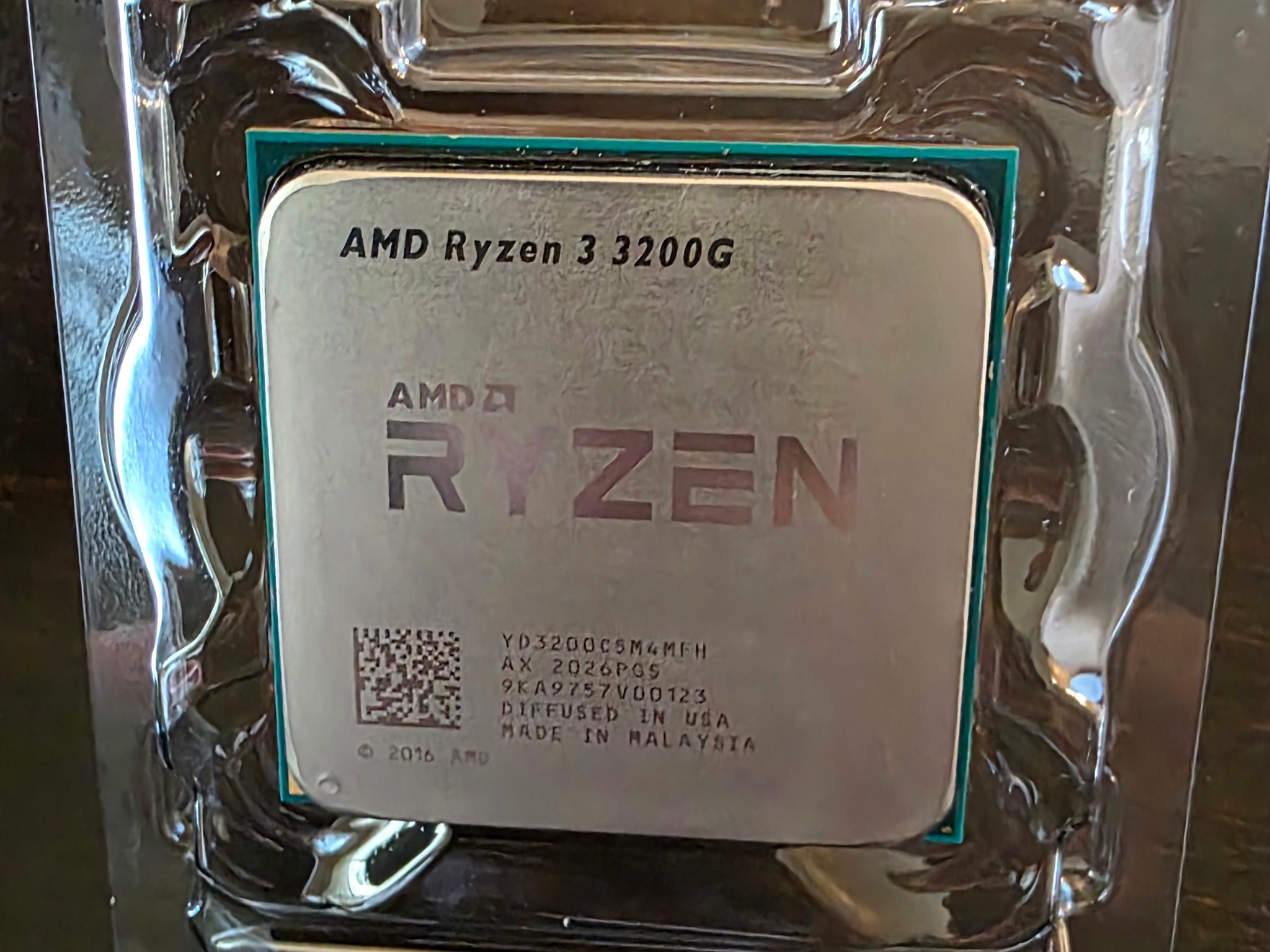 AMD Ryzen 3 3200G