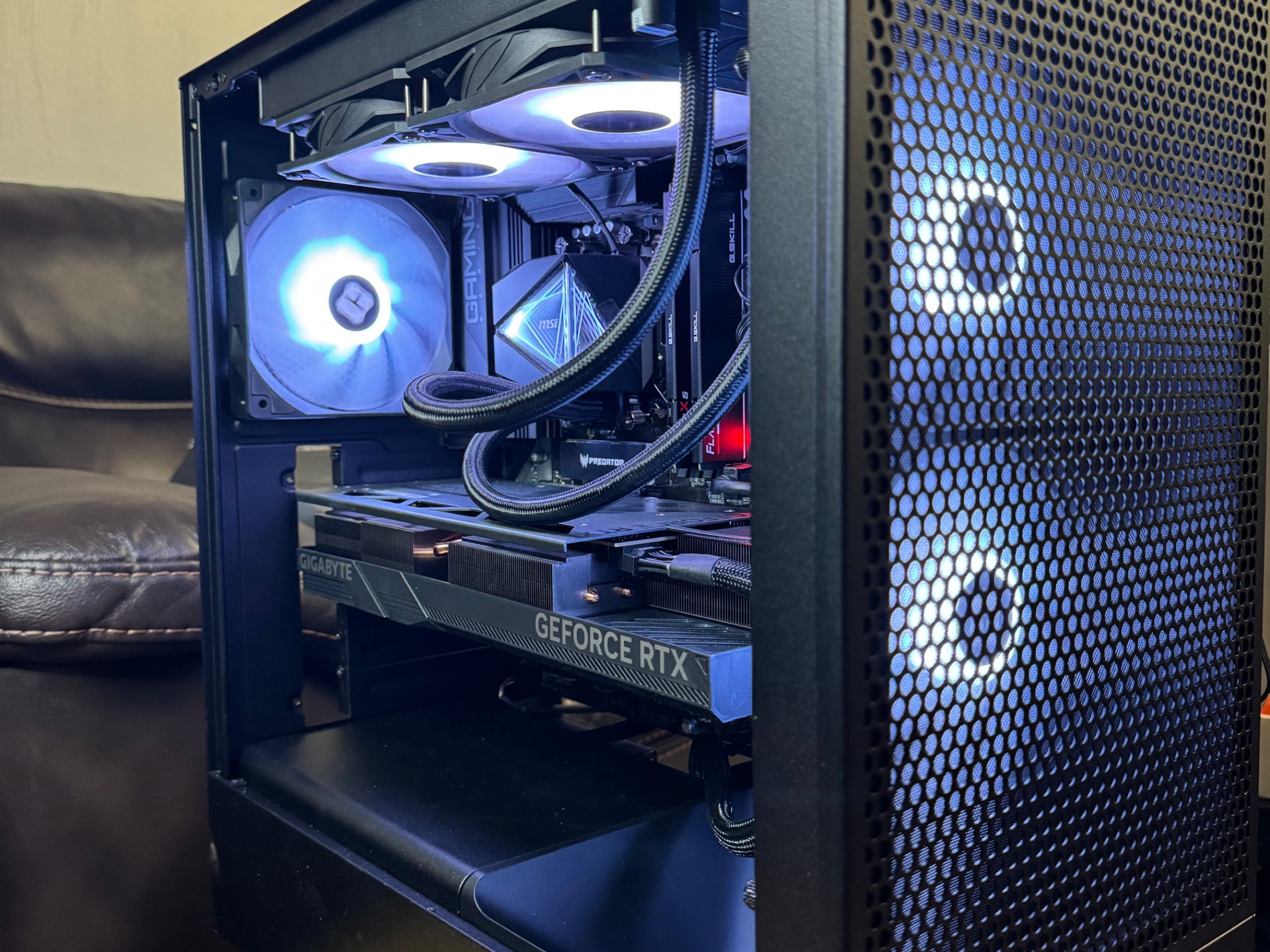 4090 GAMING PC | Ryzen 7 9800x3d | 64gb RAM | 2tb SSD