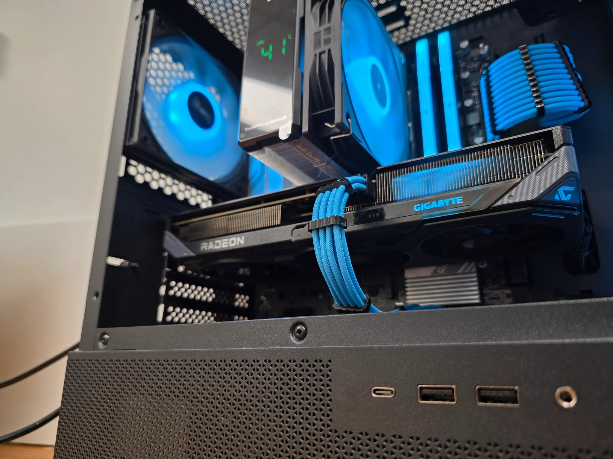 1440p Gaming Computer PC (Ryzen 5 9600x 6 core gaming cpu, RX 9060XT 16GB, 32GB DDR5 6000 MHZ)