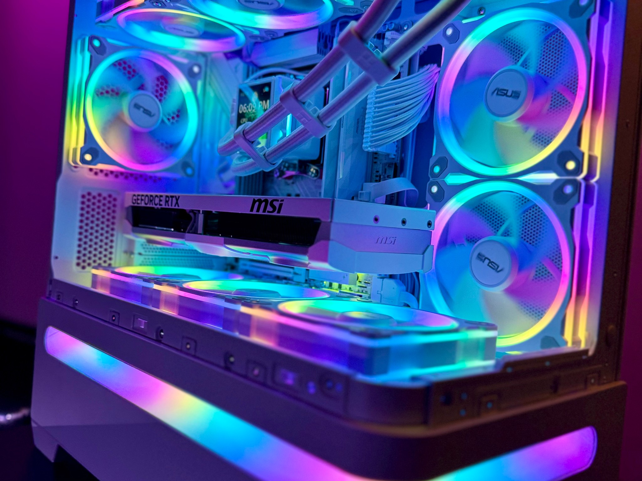Shook PC Stay Frosty 💎 Ryzen 9850X3D | 5070 Ti OC 16GB | 32GB DDR5 6400MHz CL32 | 2TB SSD NVMe m.2