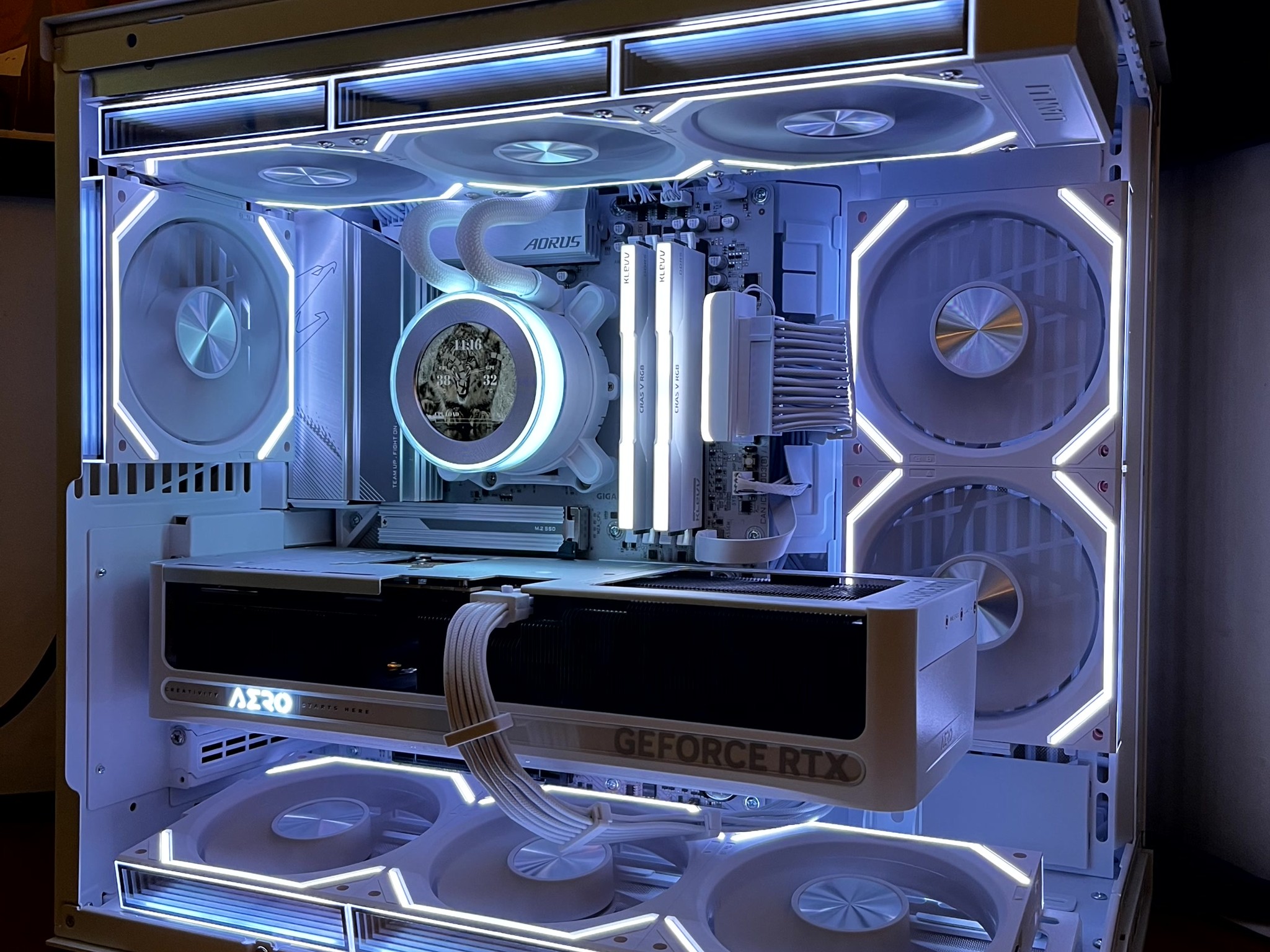 Snow Leopard - RTX 5070 Ti OC | Ryzen 7 9800x3d | 2TB NVME | 32GB @6400 MT/sec | 1000W Gold PSU