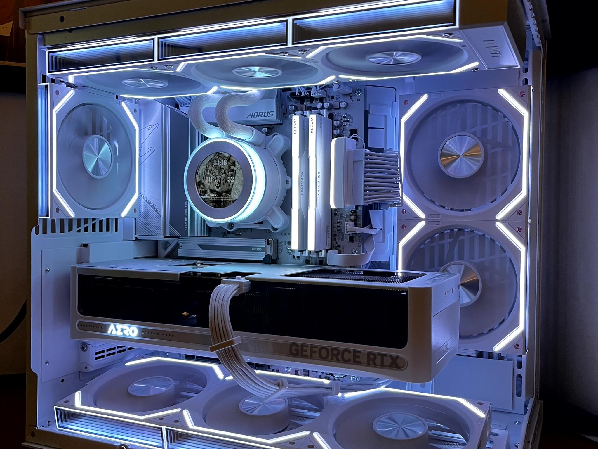 Snow Leopard - RTX 5070 Ti OC | Ryzen 7 9800x3d | 2TB NVME | 32GB @6400 MT/sec | 1000W Gold PSU