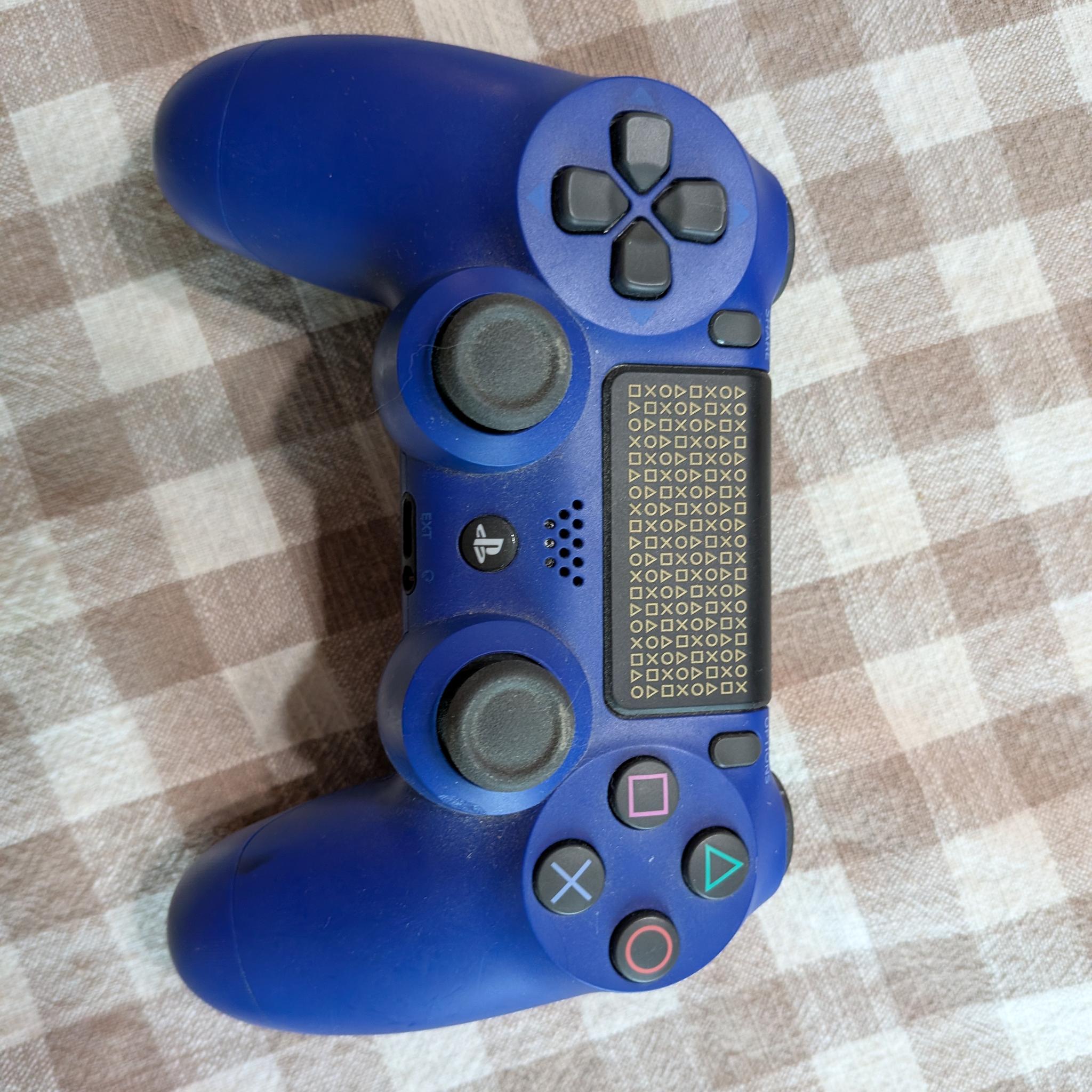 PS4 Dualshock Days of Play Limited Edition Controller. Blue and Gold.
