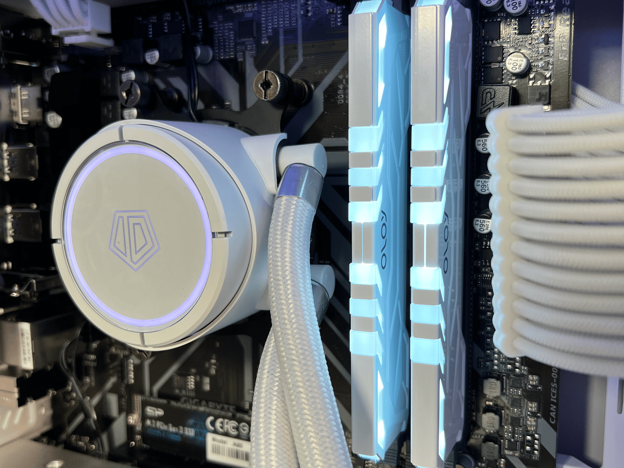 White Vision Ryzen 5600X | Rtx 3070 Gaming PC