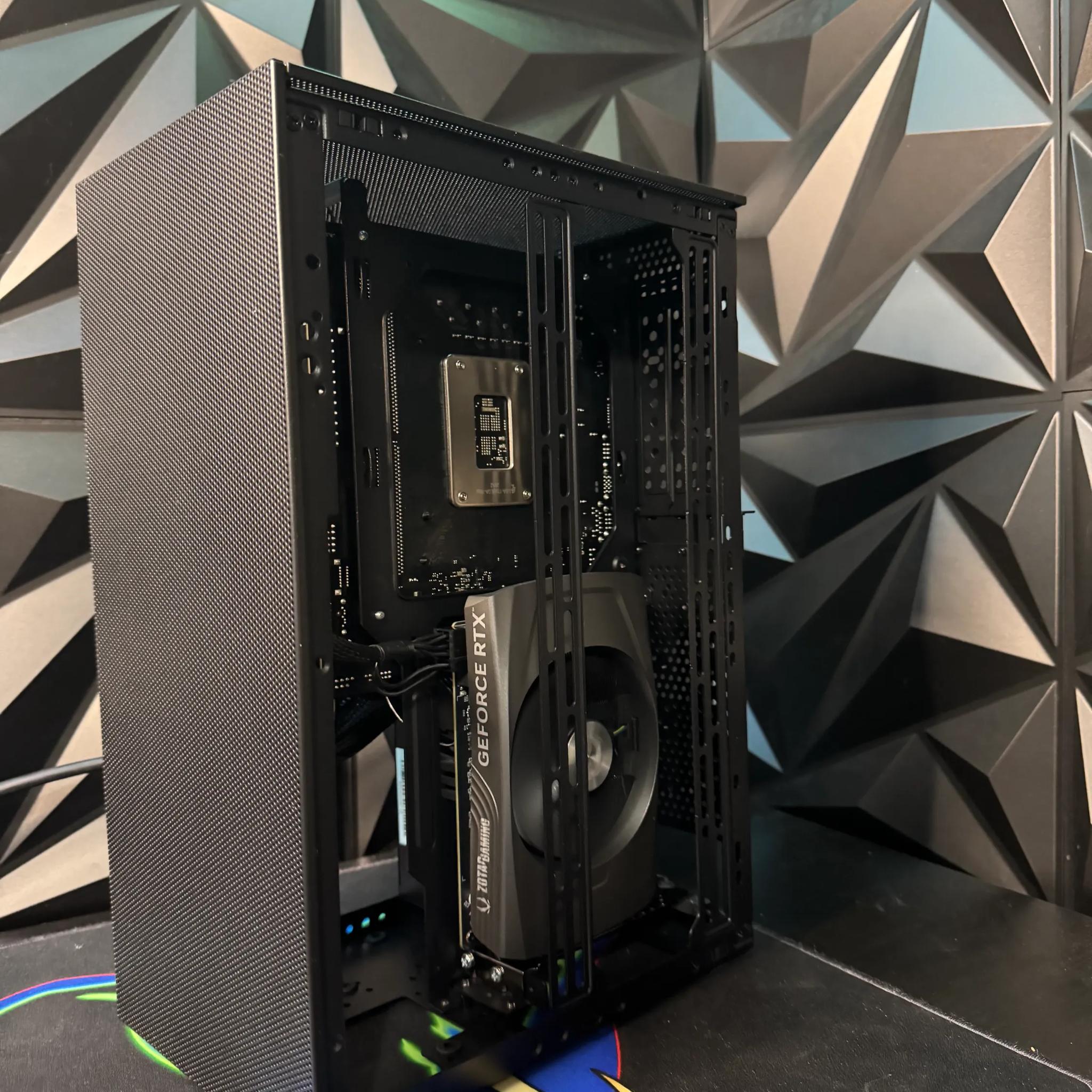 🎮🎧Tusker Mini Gamer 🎮🎧|i3 14100F| RTX 4060| 32 GB DDR4 3200MHz| 1 TB NVMe