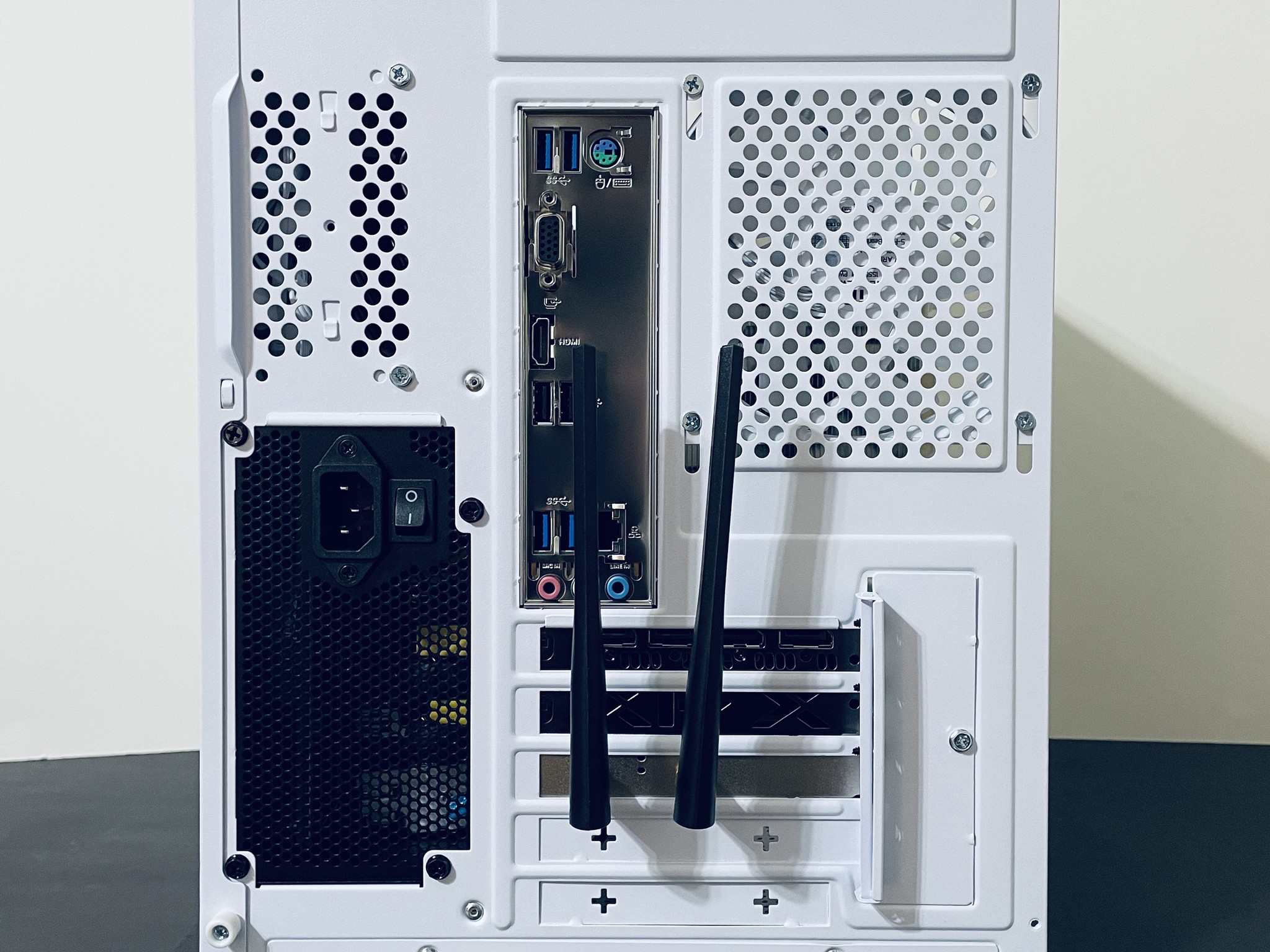 ❄️White Gaming PC w RGB - Ryzen 5 4500 ● 16GB RAM ● 1TB SSD - RX 6600 8GB ● Great Value 1080p