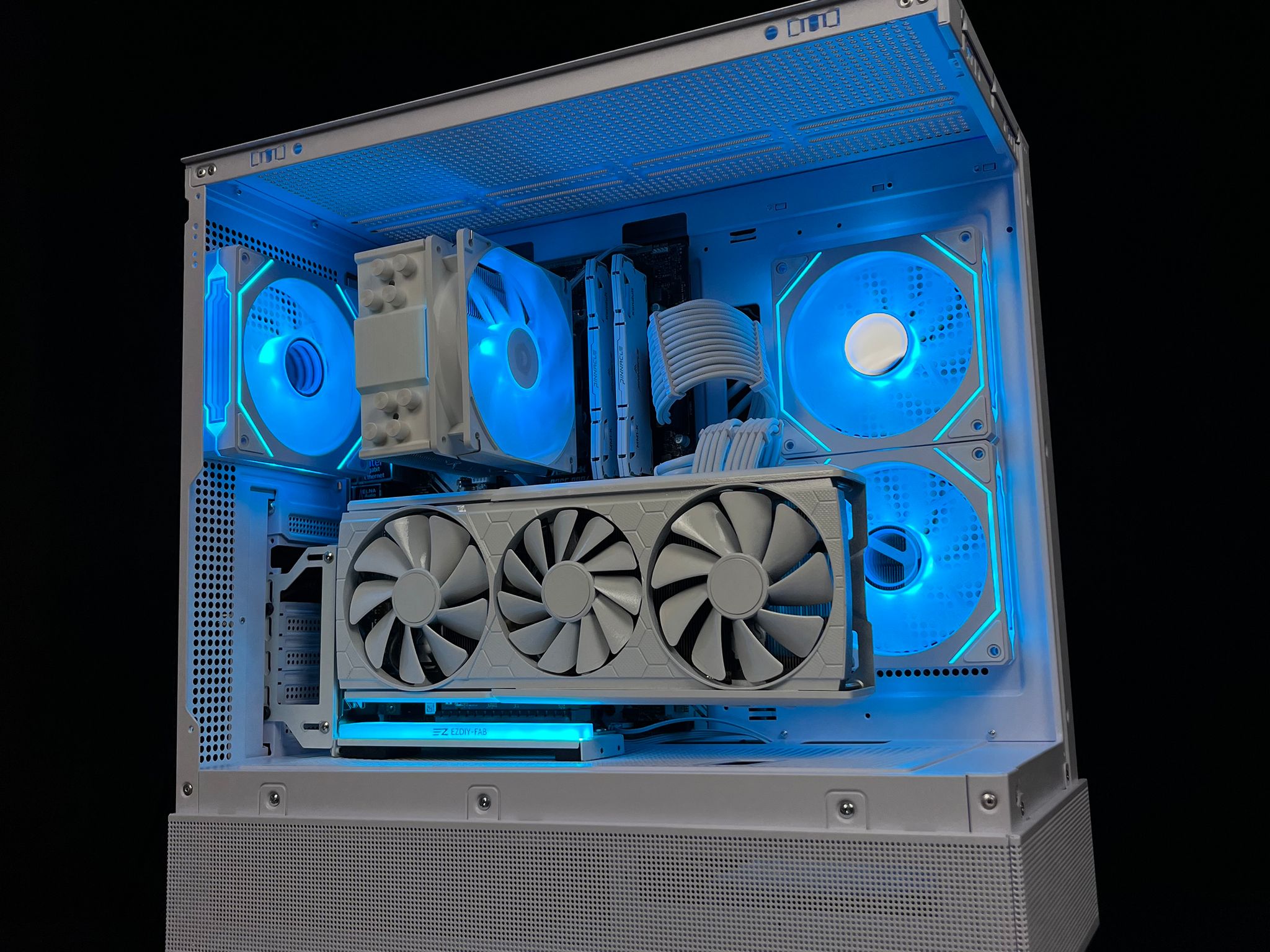 RX 5700XT, Intel i5 9400F, 16GB DDR4, 1TB SSD