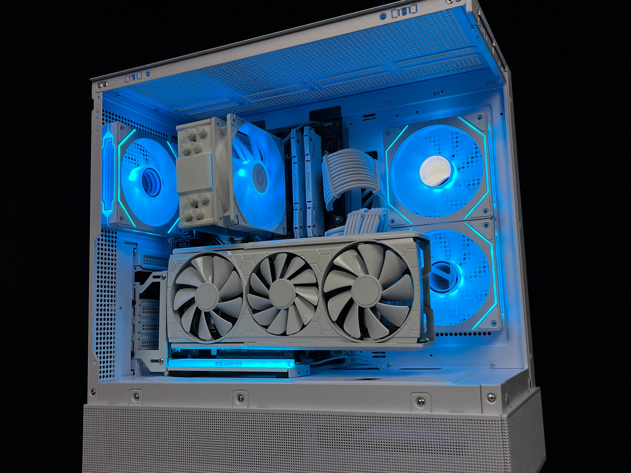 RX 5700XT, Intel i5 9400F, 16GB DDR4, 1TB SSD