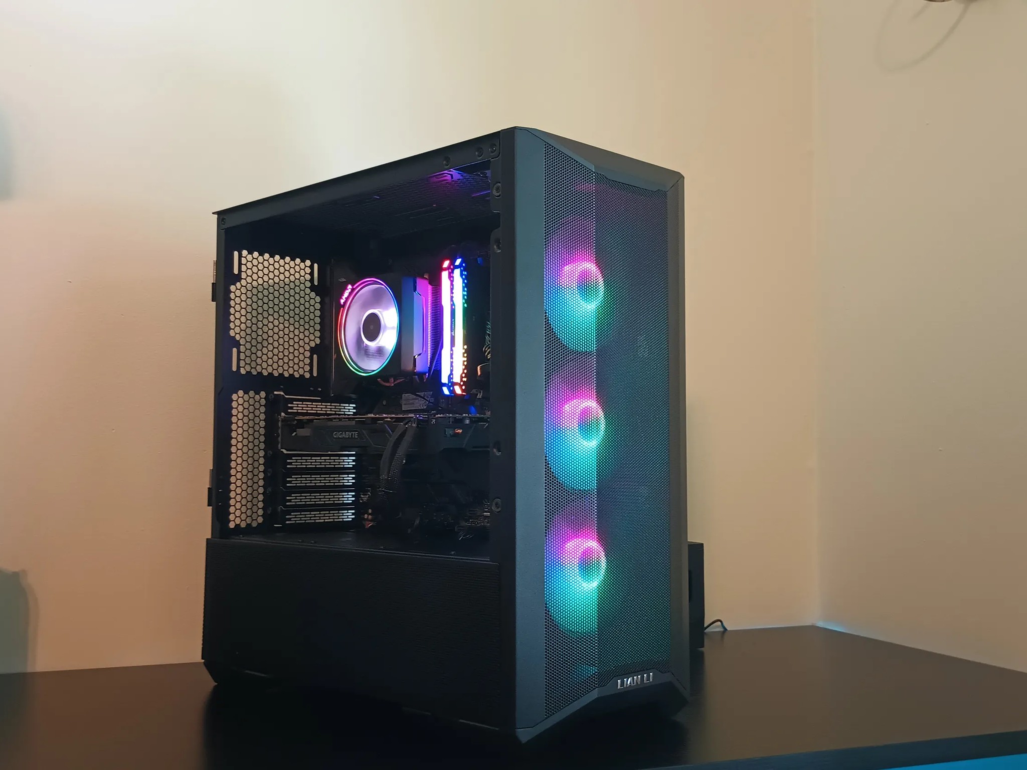 Summer Sale! Beginner's Dream Gaming PC! | R7 3700X | GTX 1070 8G | 16GB DDR4 RAM |