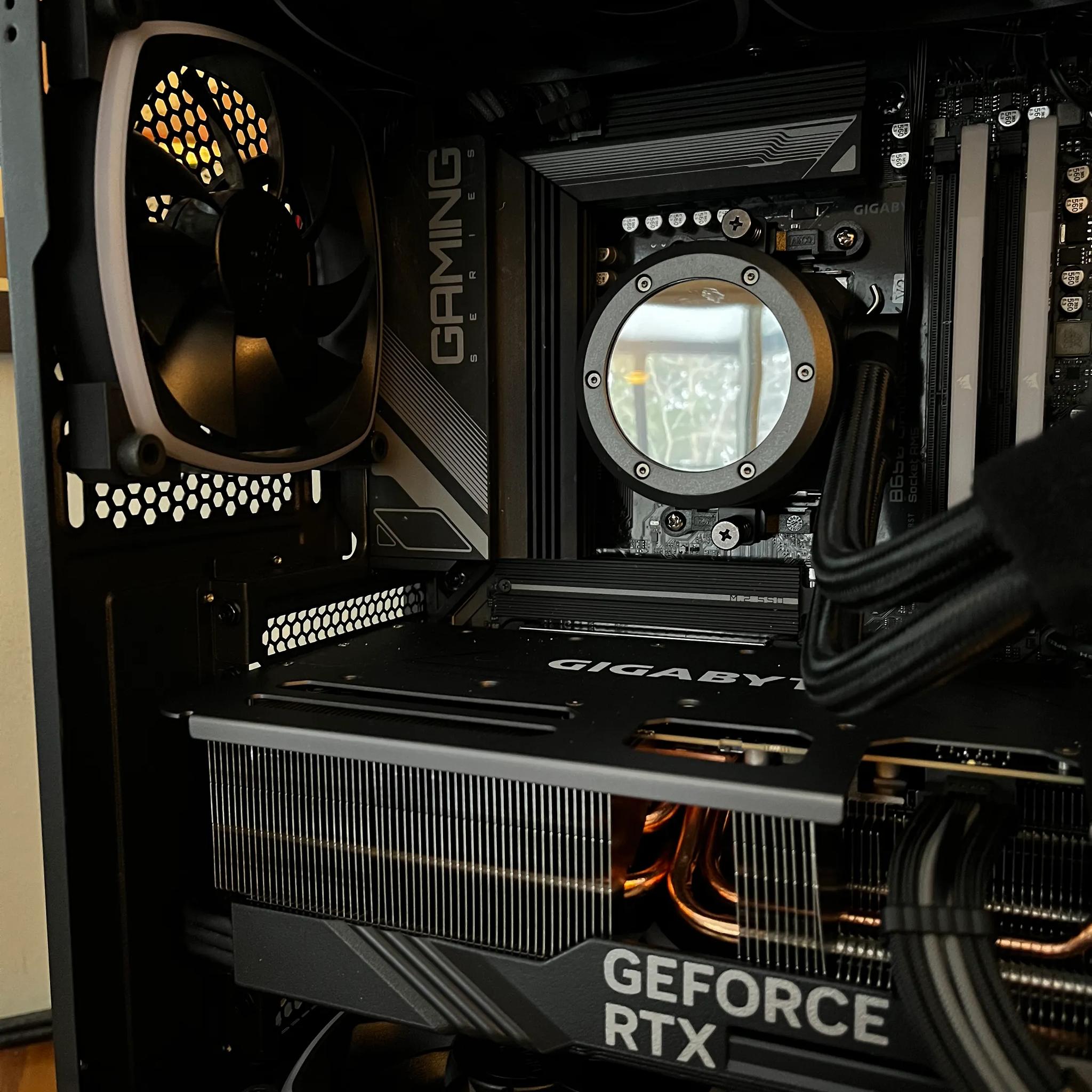 Monolith - RTX 4080 SUPER | Ryzen 7 7800X3D | 32GB DDR5 @ 6000MT/sec | 4TB storage | 1050W PSU