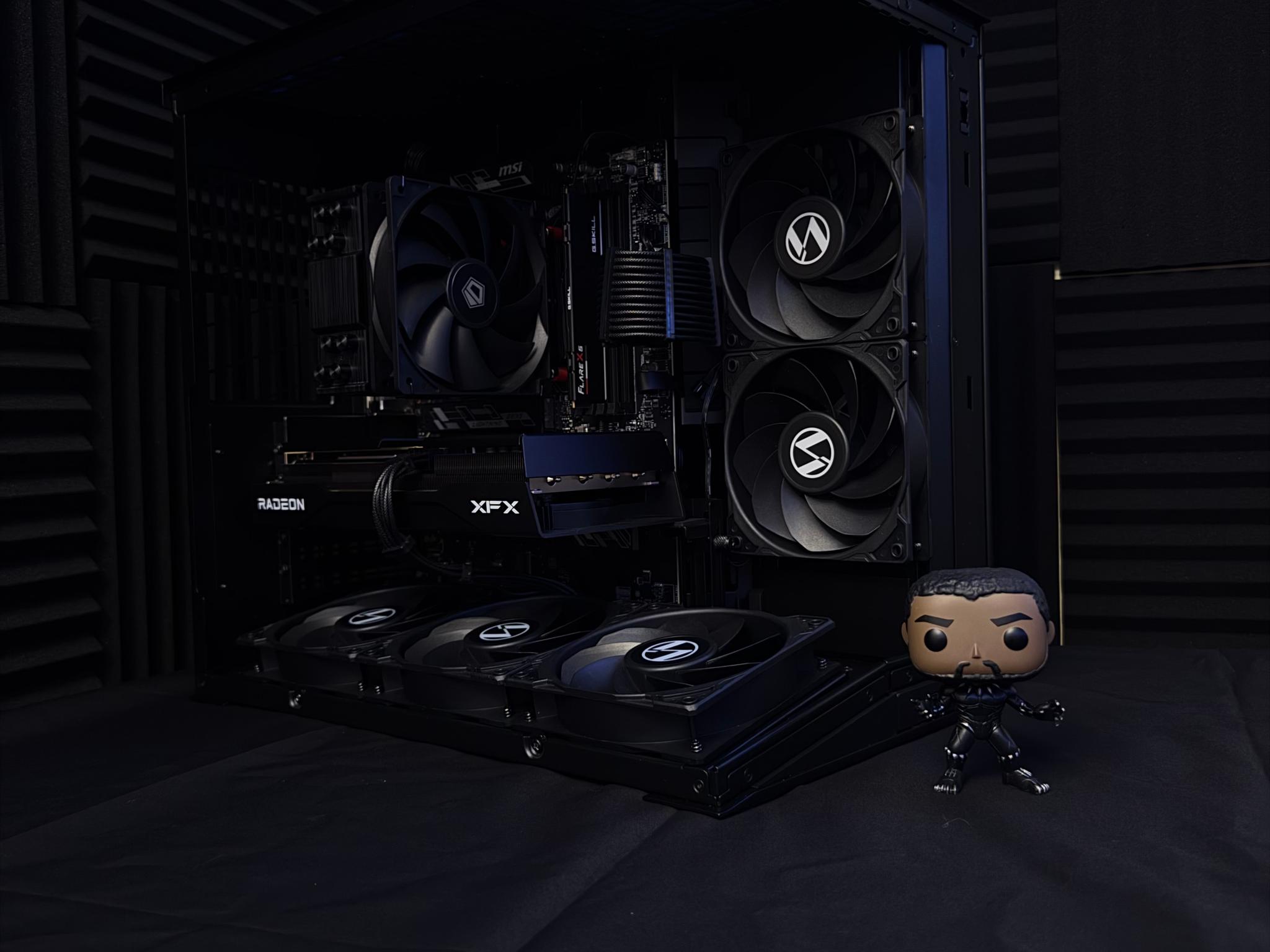 |The Black Panther Gaming PC|RX 9060 XT 16 GB|16 GB DDR5 6000|Ryzen 5 7600X3D|512 GB NVMe|ALL BLACK|